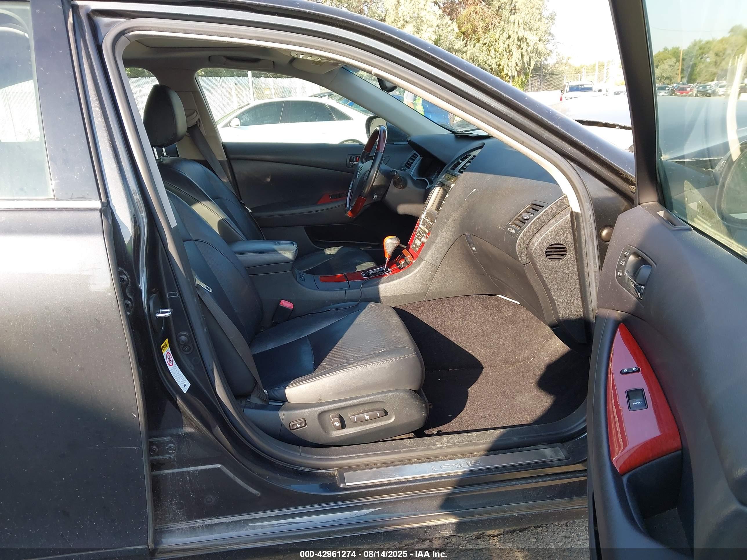 LEXUS ES image 5