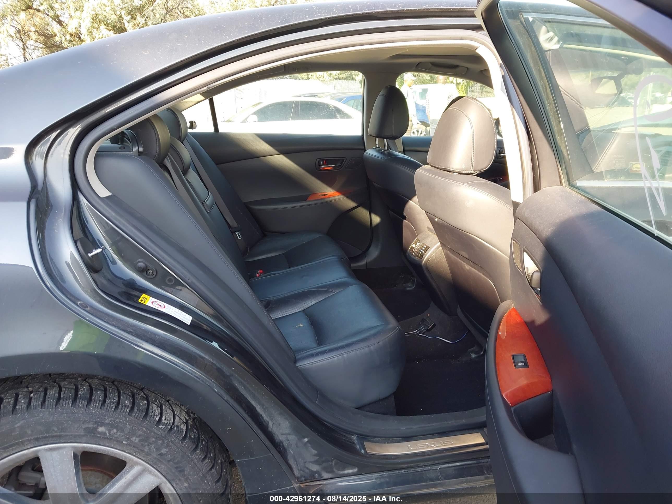 LEXUS ES image 8