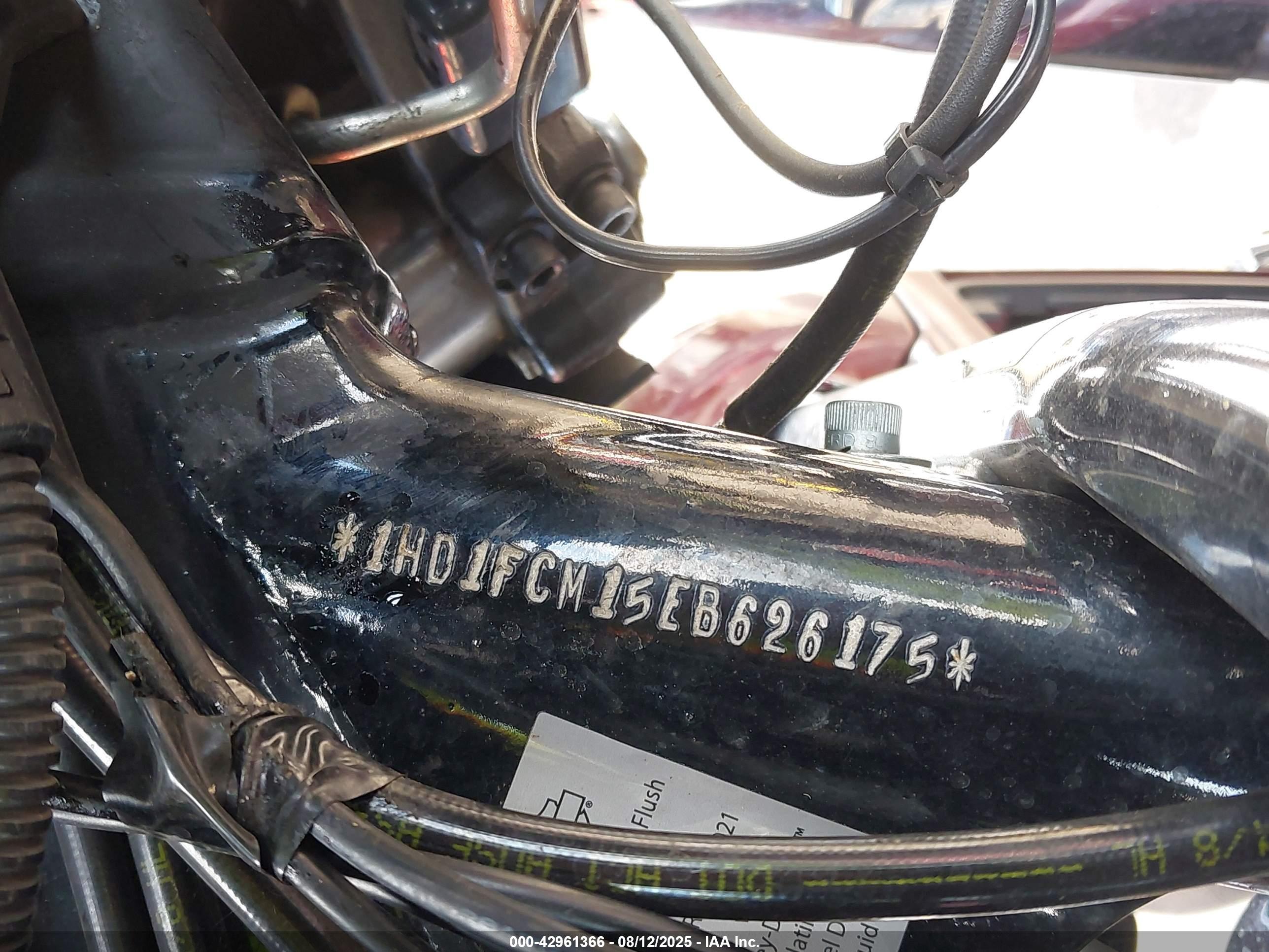 HARLEY-DAVIDSON FLHTCU image 10