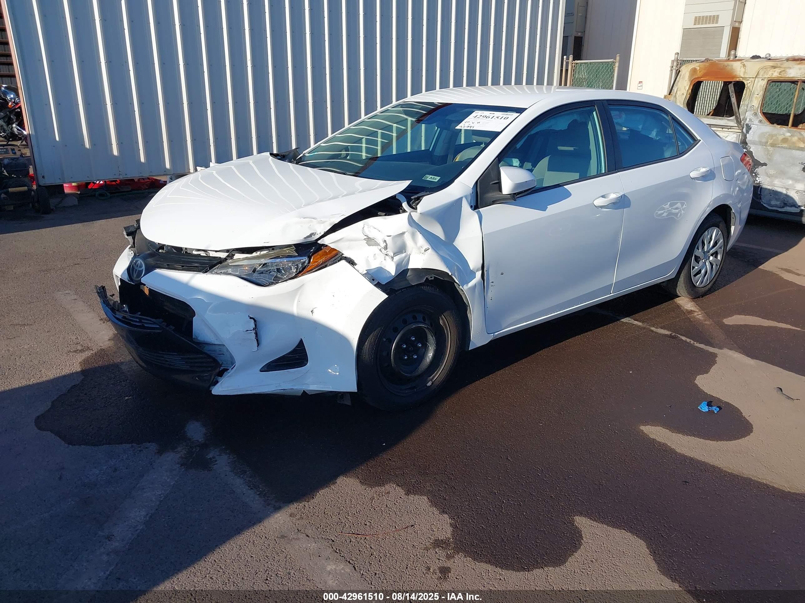 TOYOTA COROLLA image 2