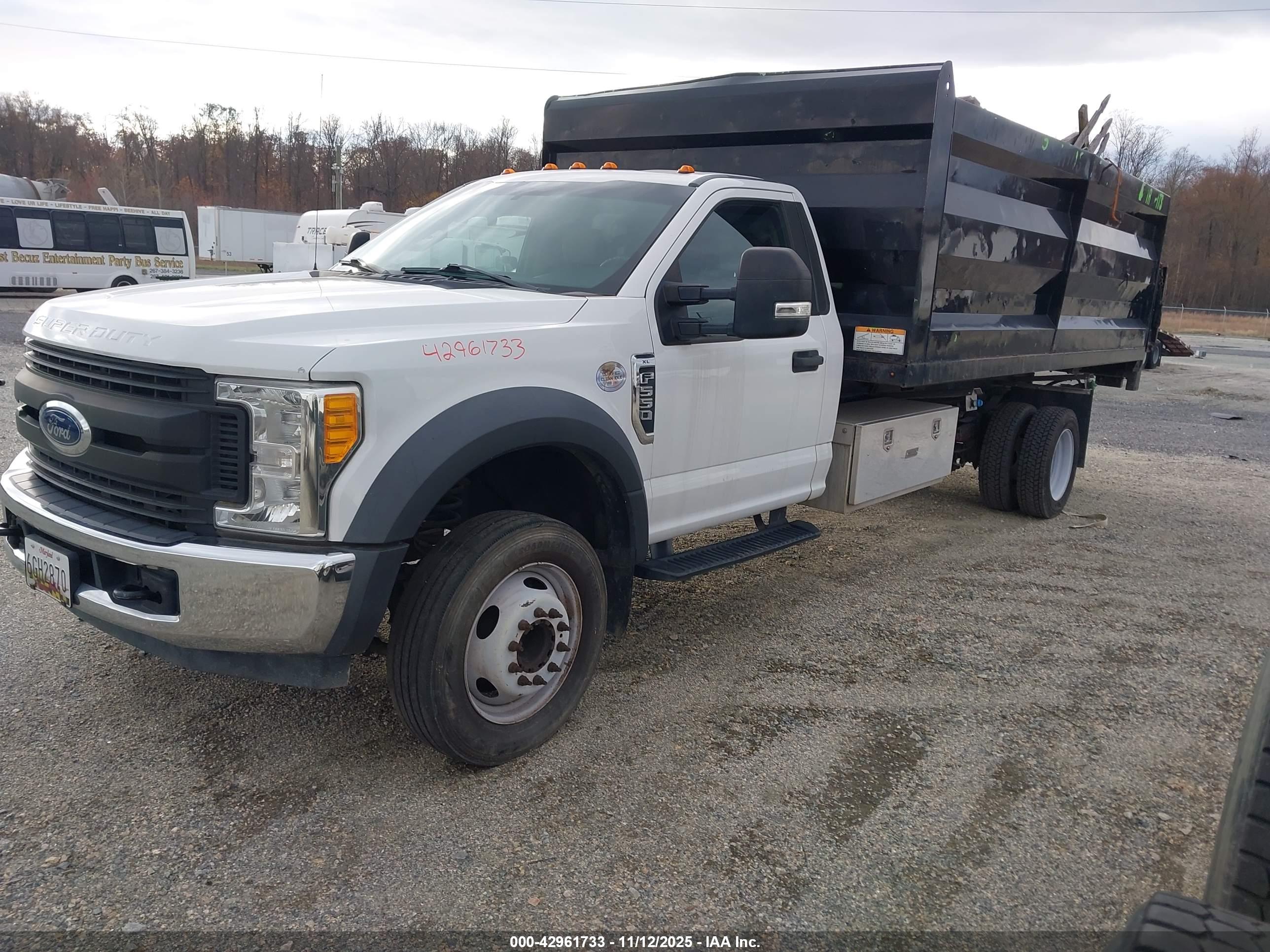 FORD F550 image 2