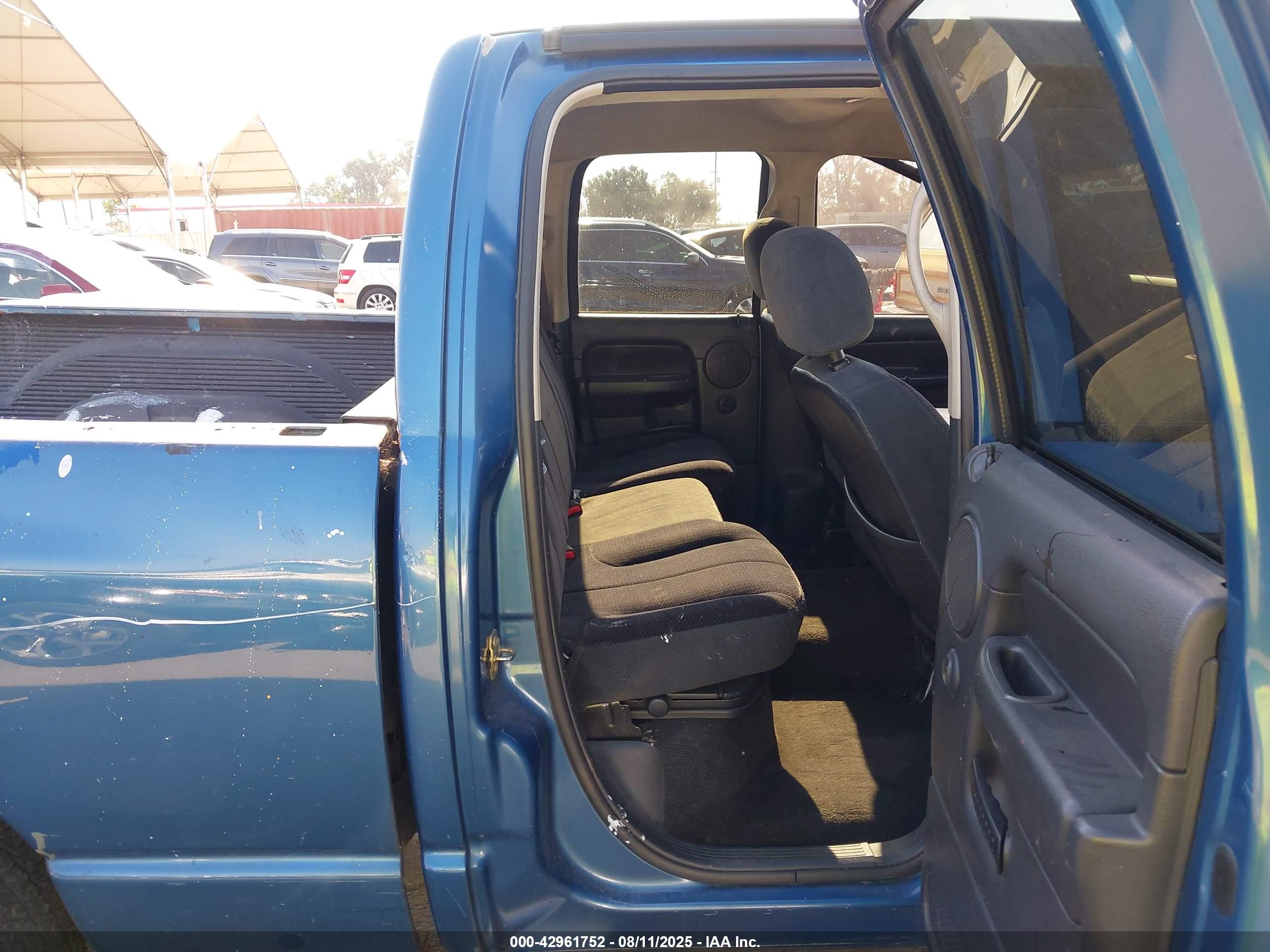 DODGE RAM image 8