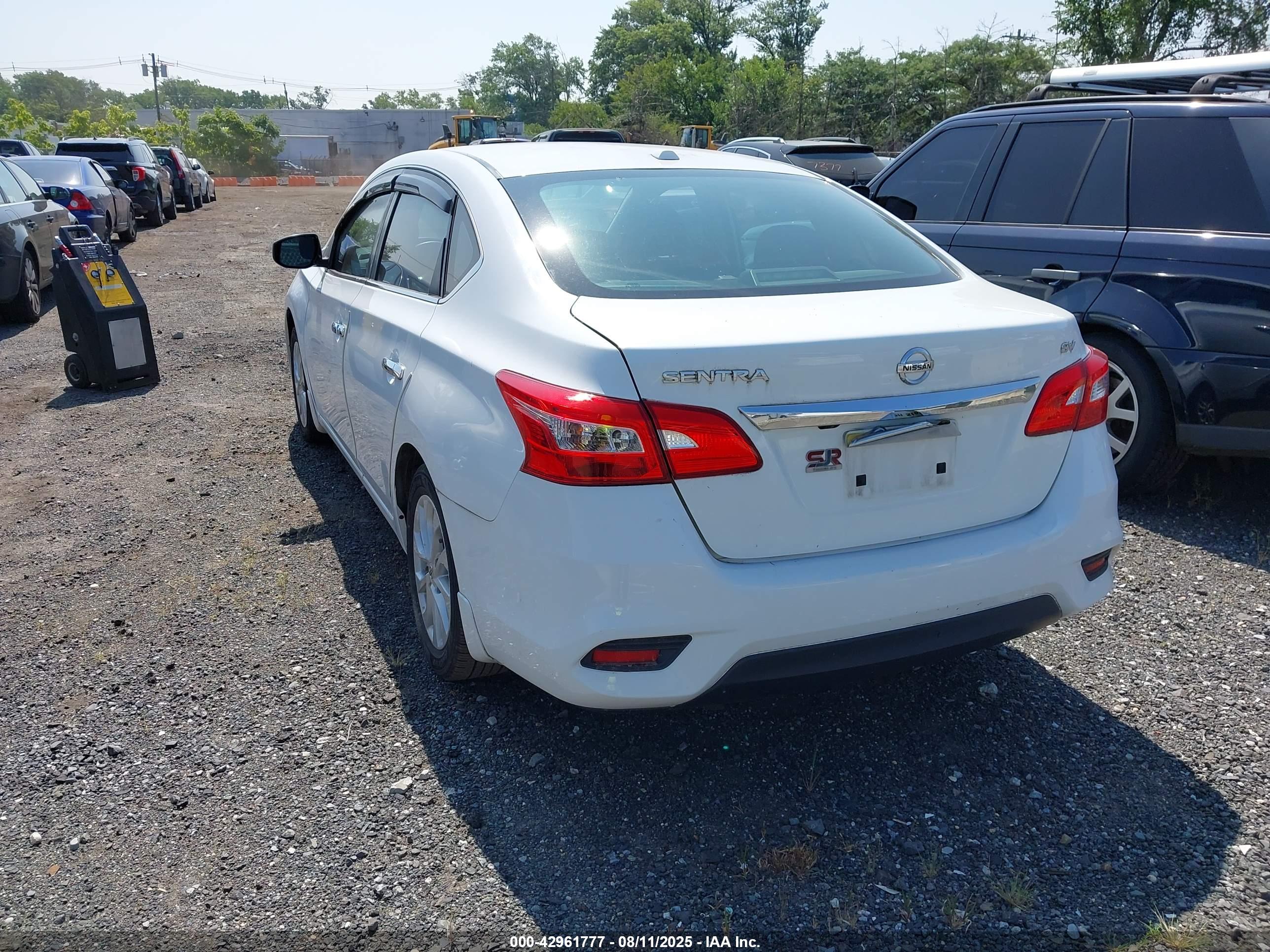NISSAN SENTRA image 3