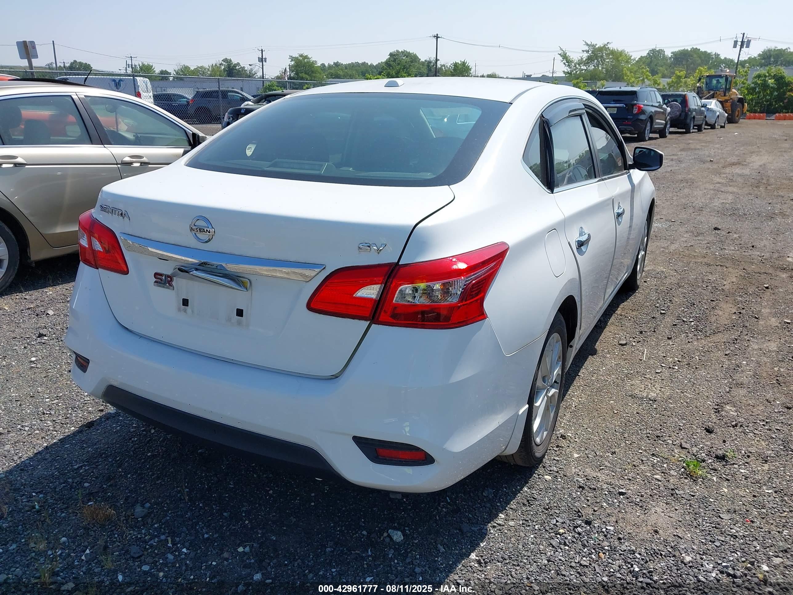 NISSAN SENTRA image 4