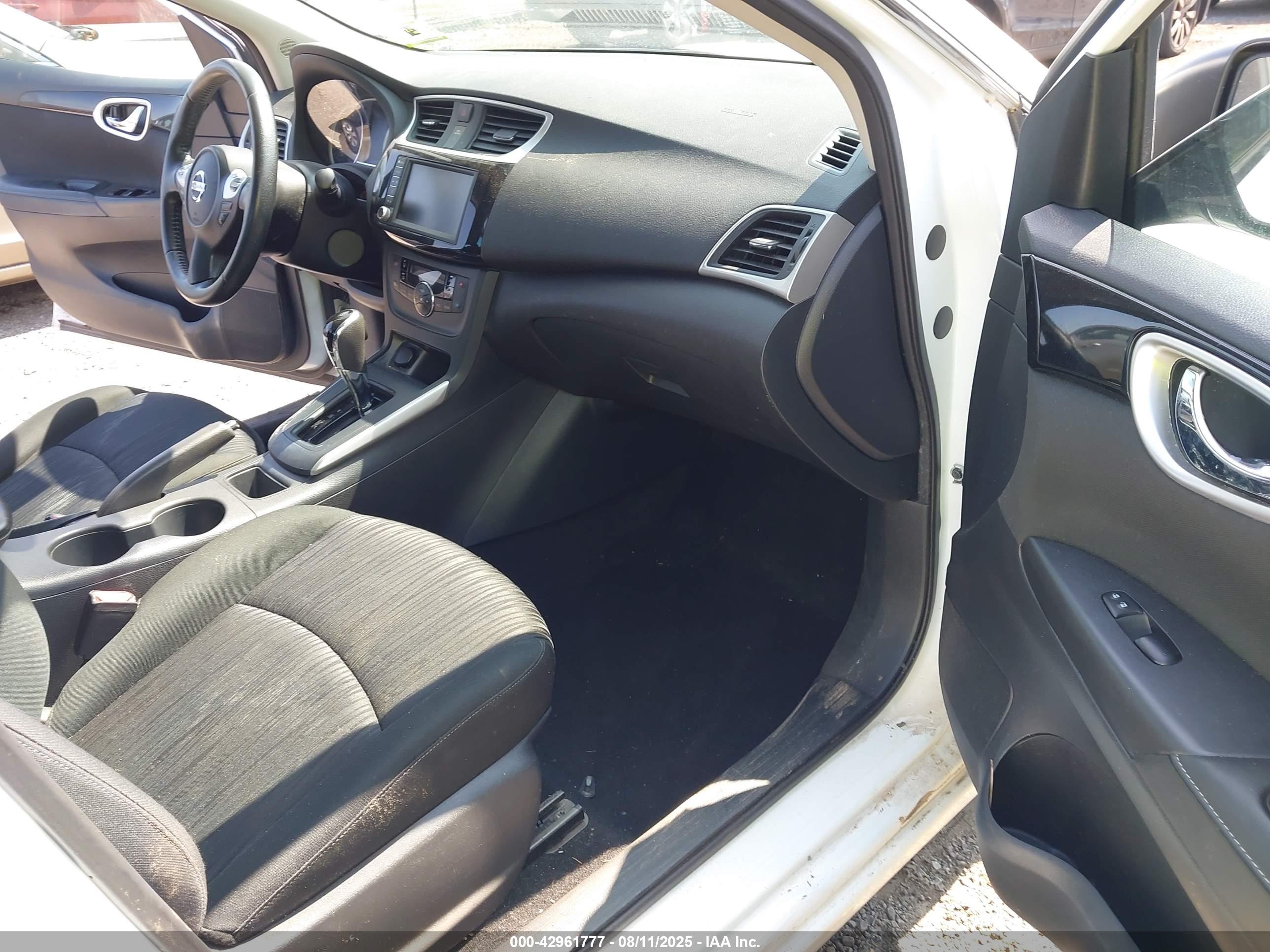 NISSAN SENTRA image 5