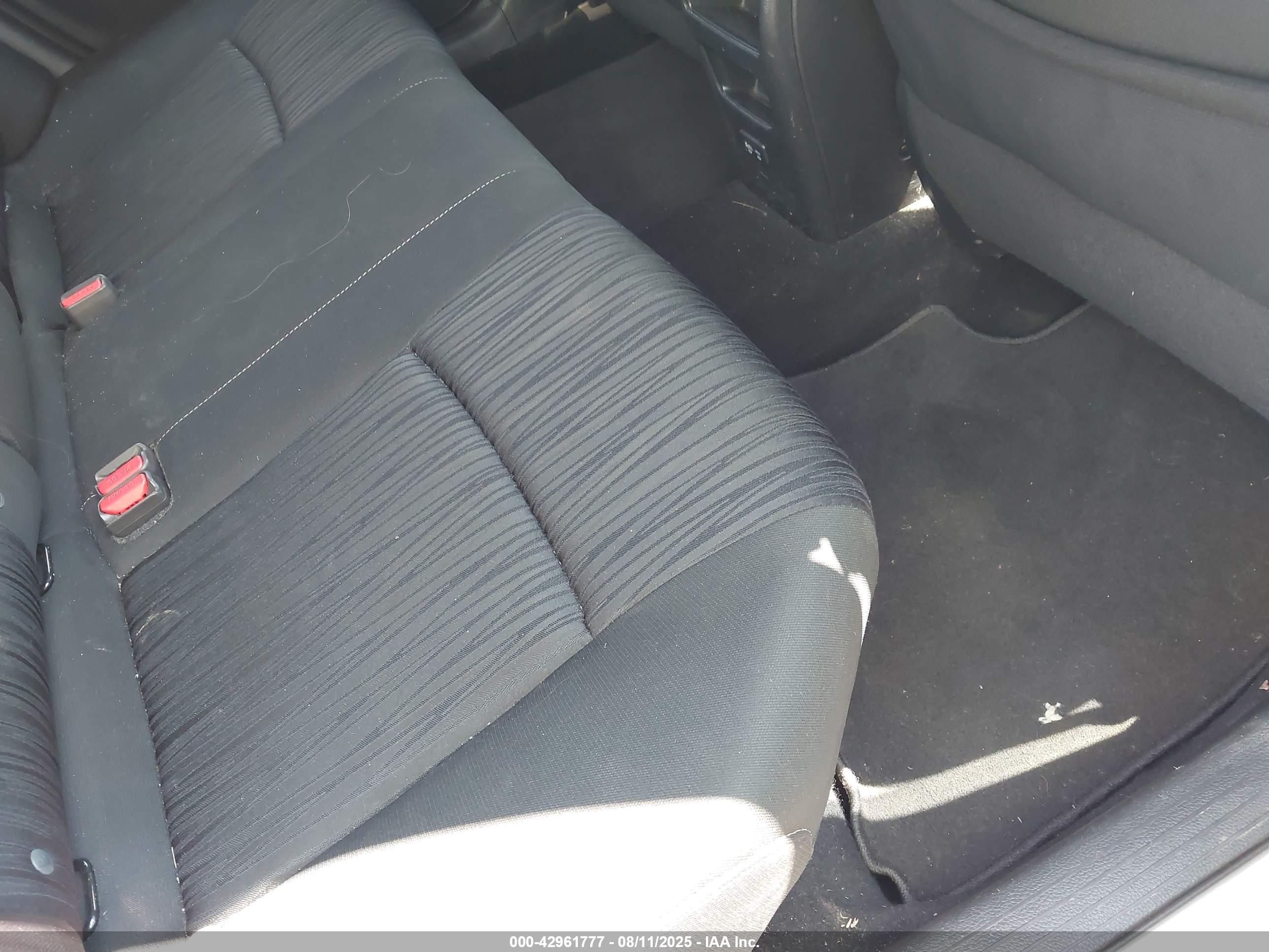 NISSAN SENTRA image 8