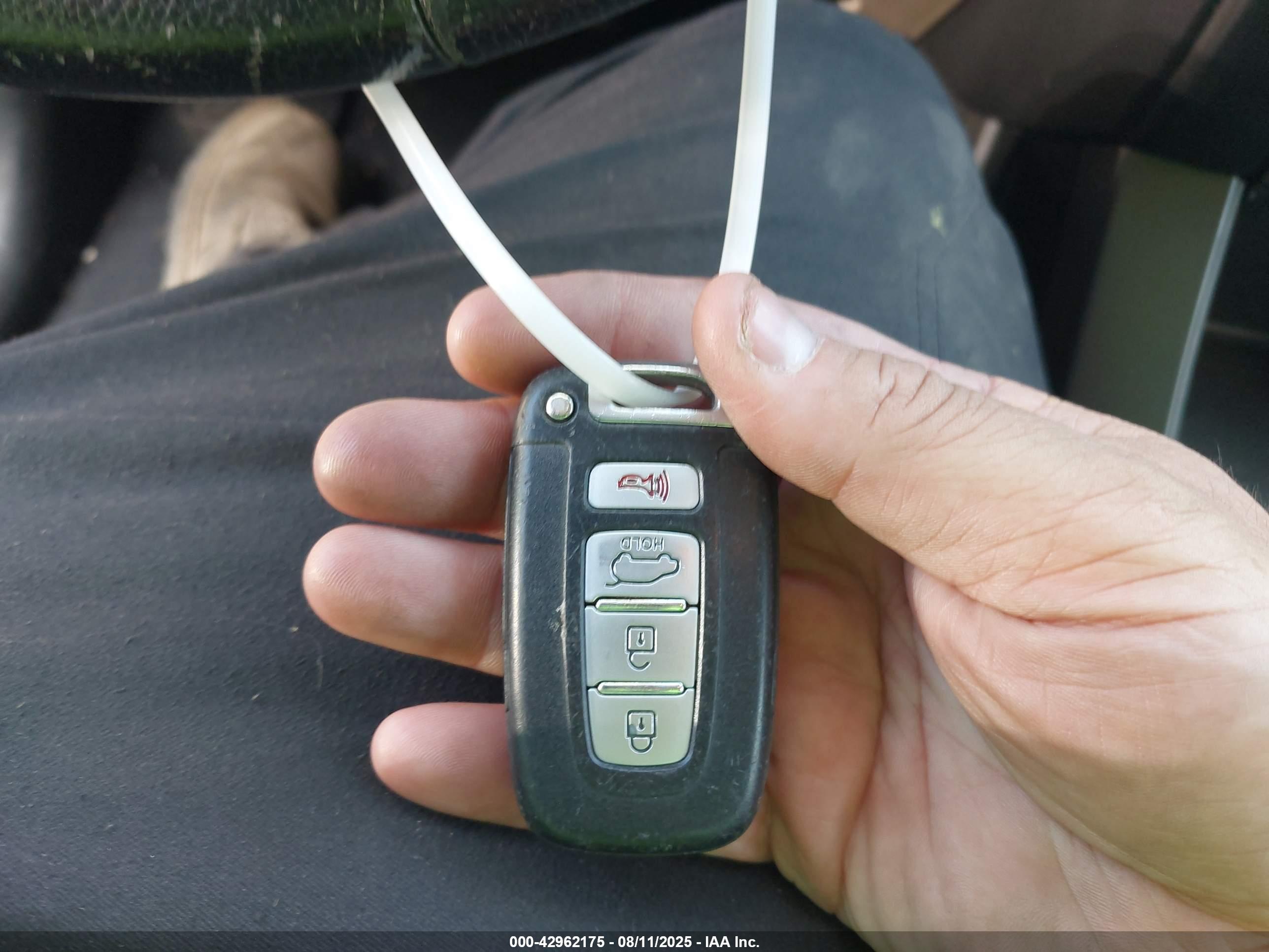 KIA SORENTO image 11
