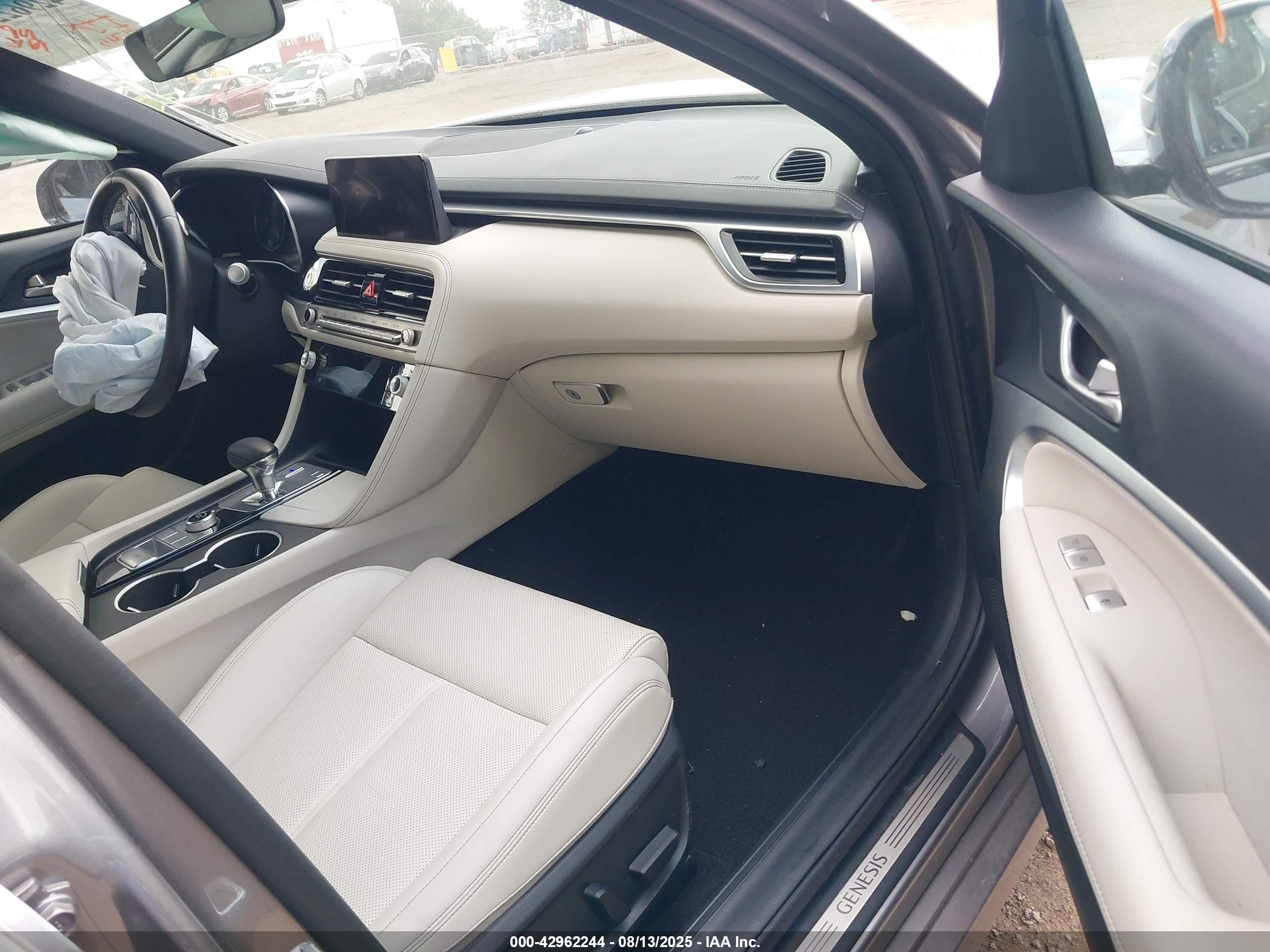 GENESIS G70 image 5