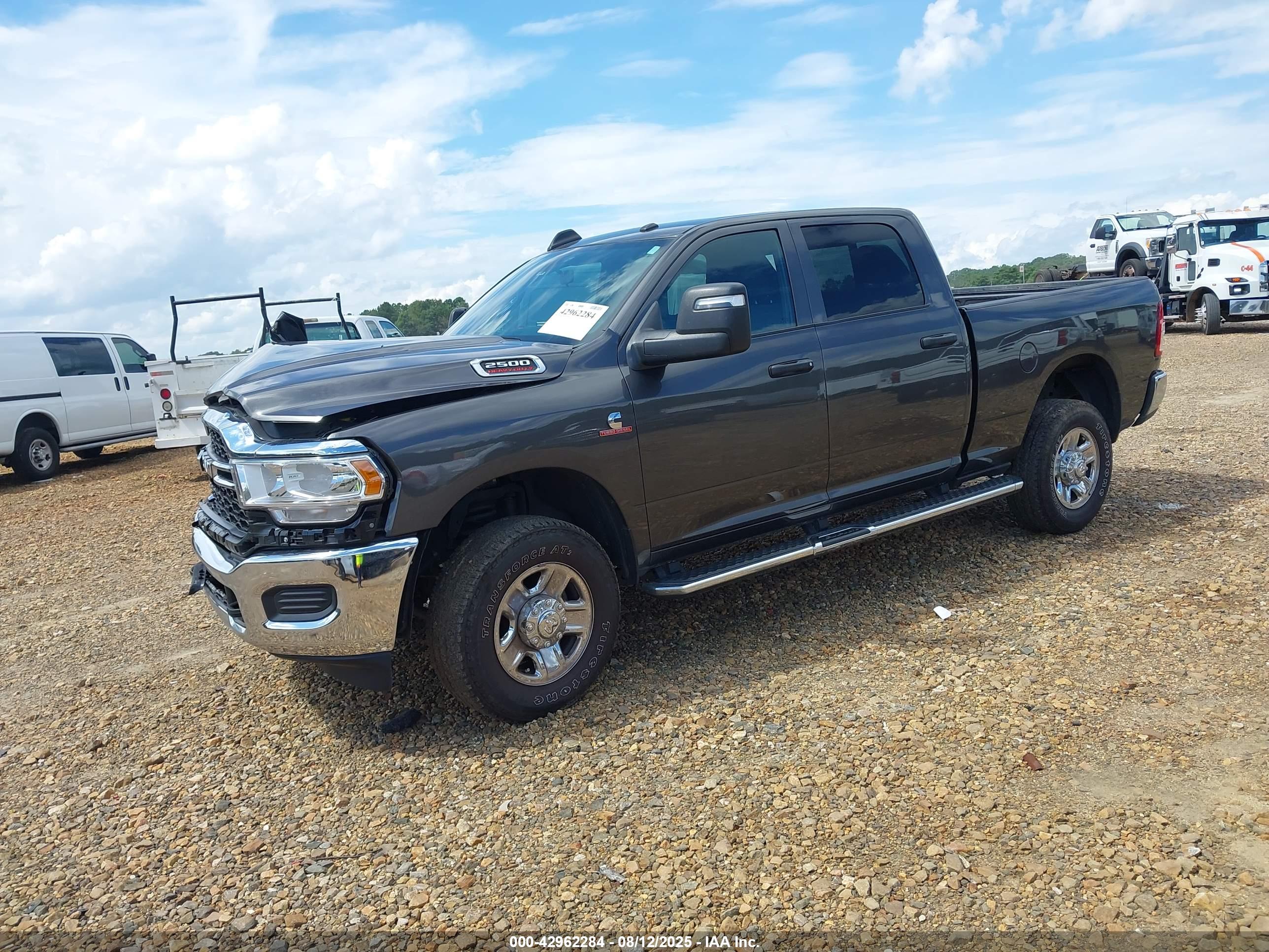 RAM 2500 image 2