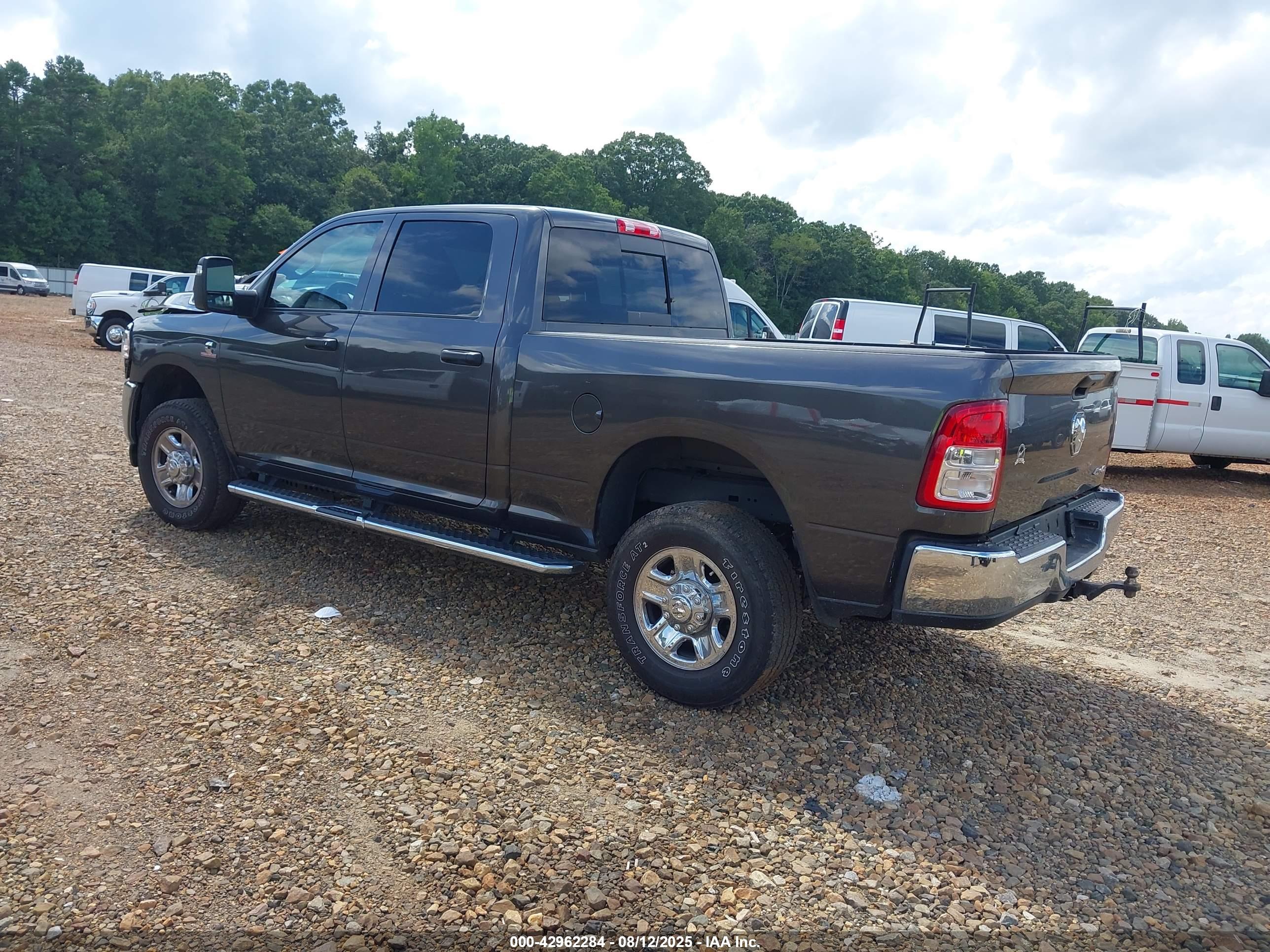 RAM 2500 image 3