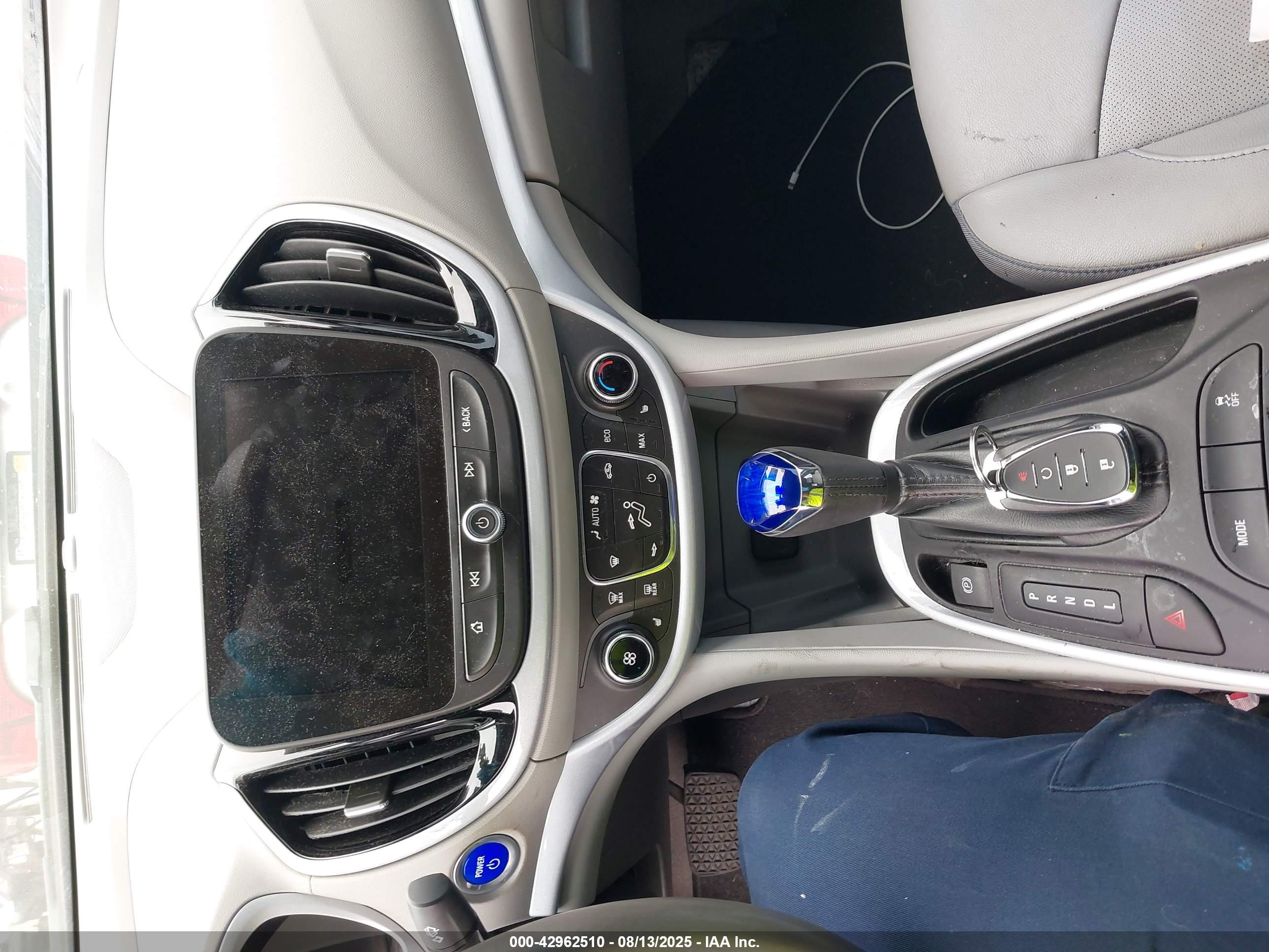 CHEVROLET VOLT image 11
