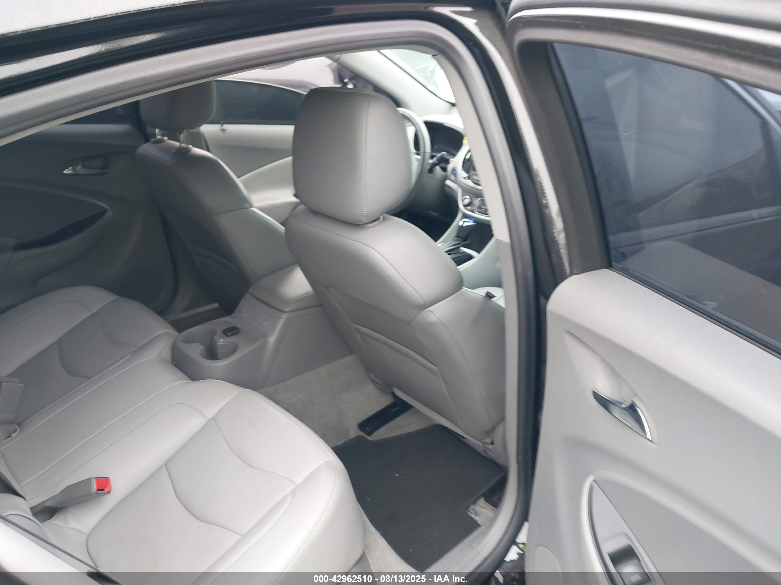 CHEVROLET VOLT image 8