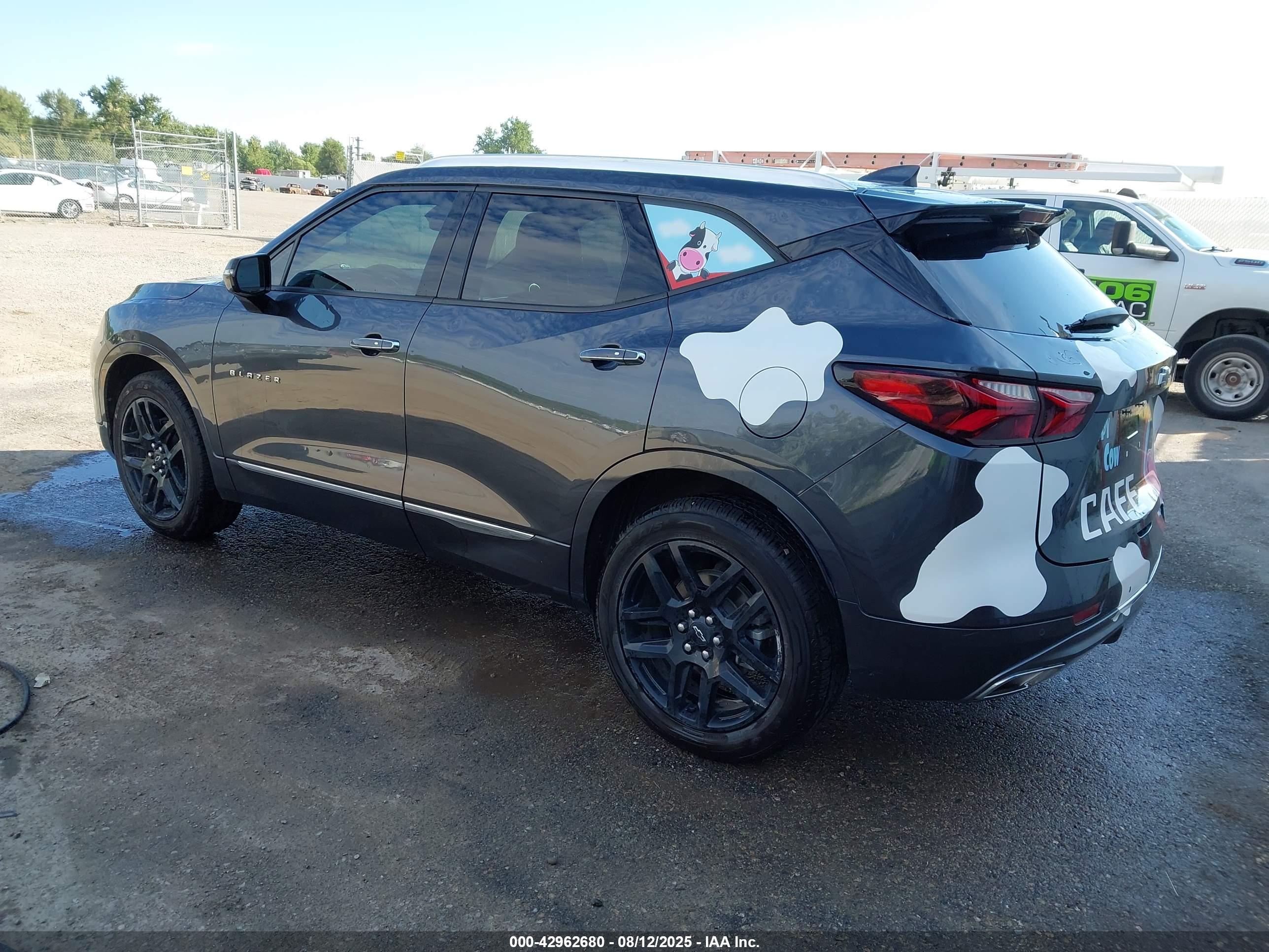 CHEVROLET BLAZER image 3