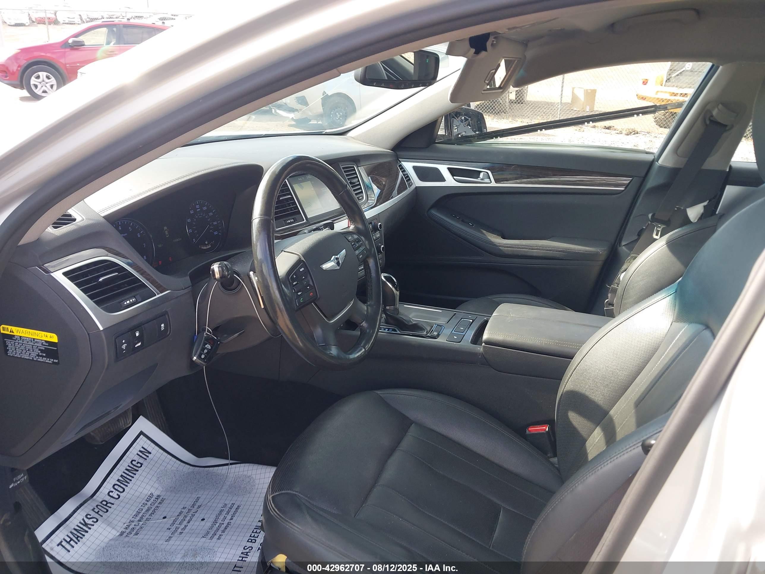 HYUNDAI GENESIS image 5
