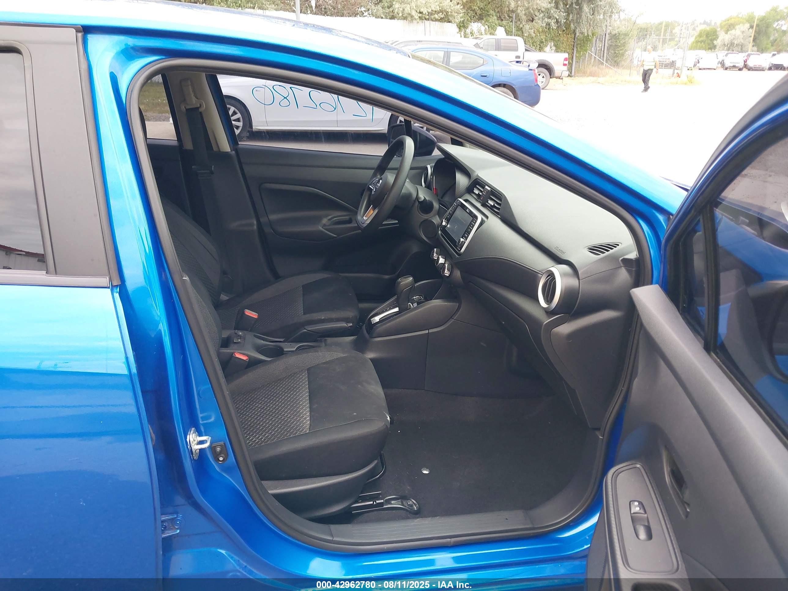 NISSAN VERSA image 5