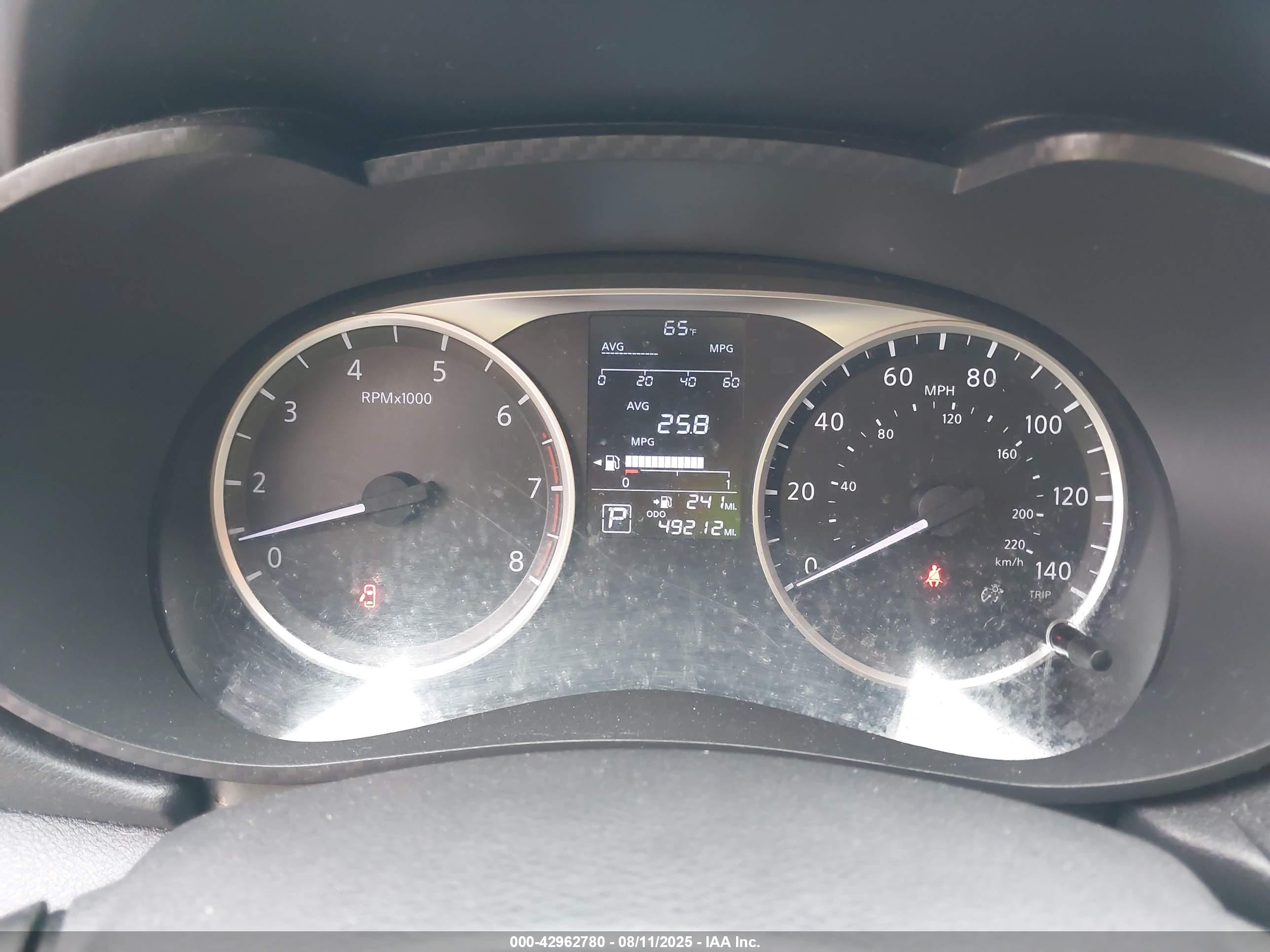 NISSAN VERSA image 7