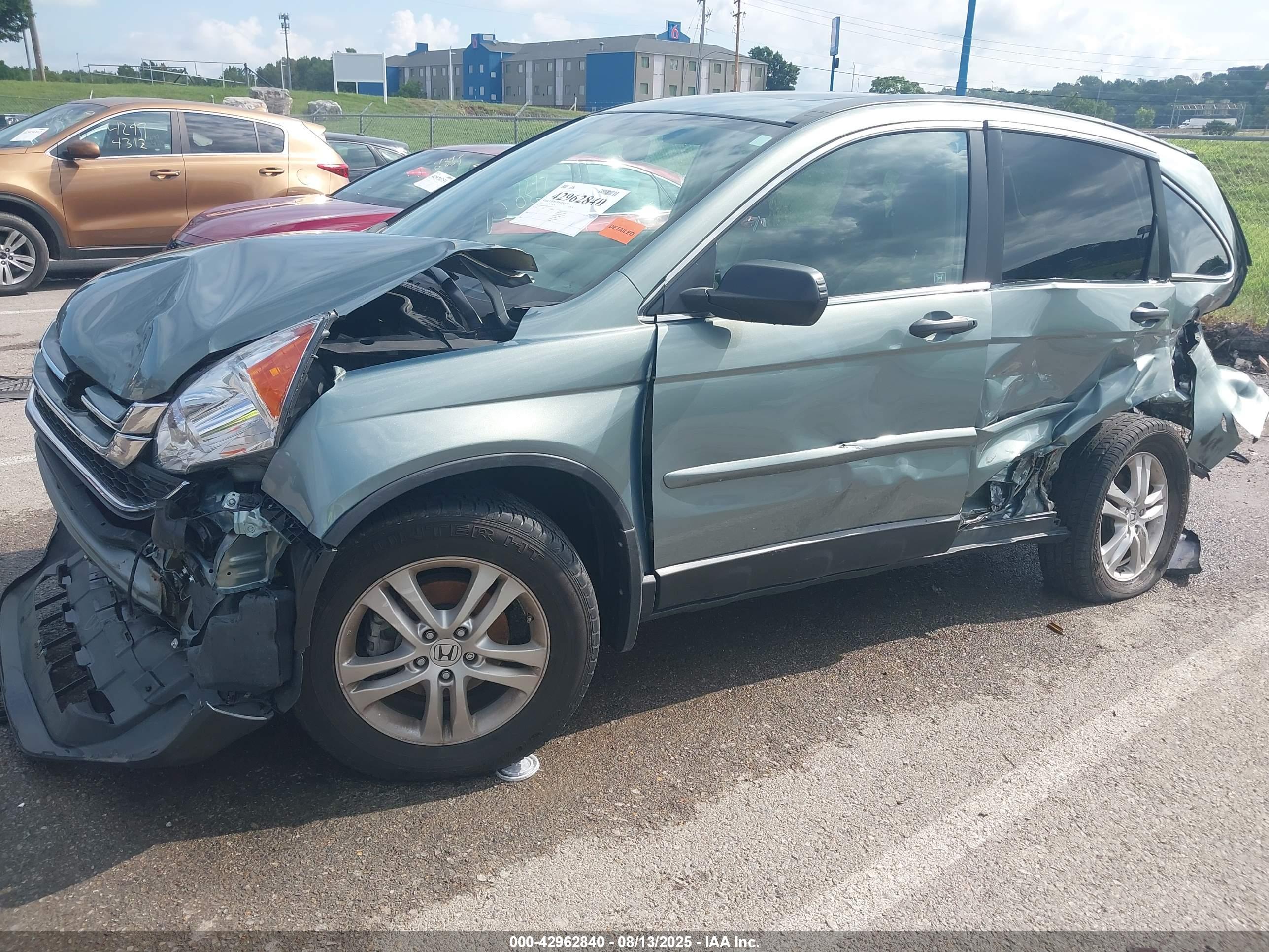 HONDA CR-V image 2