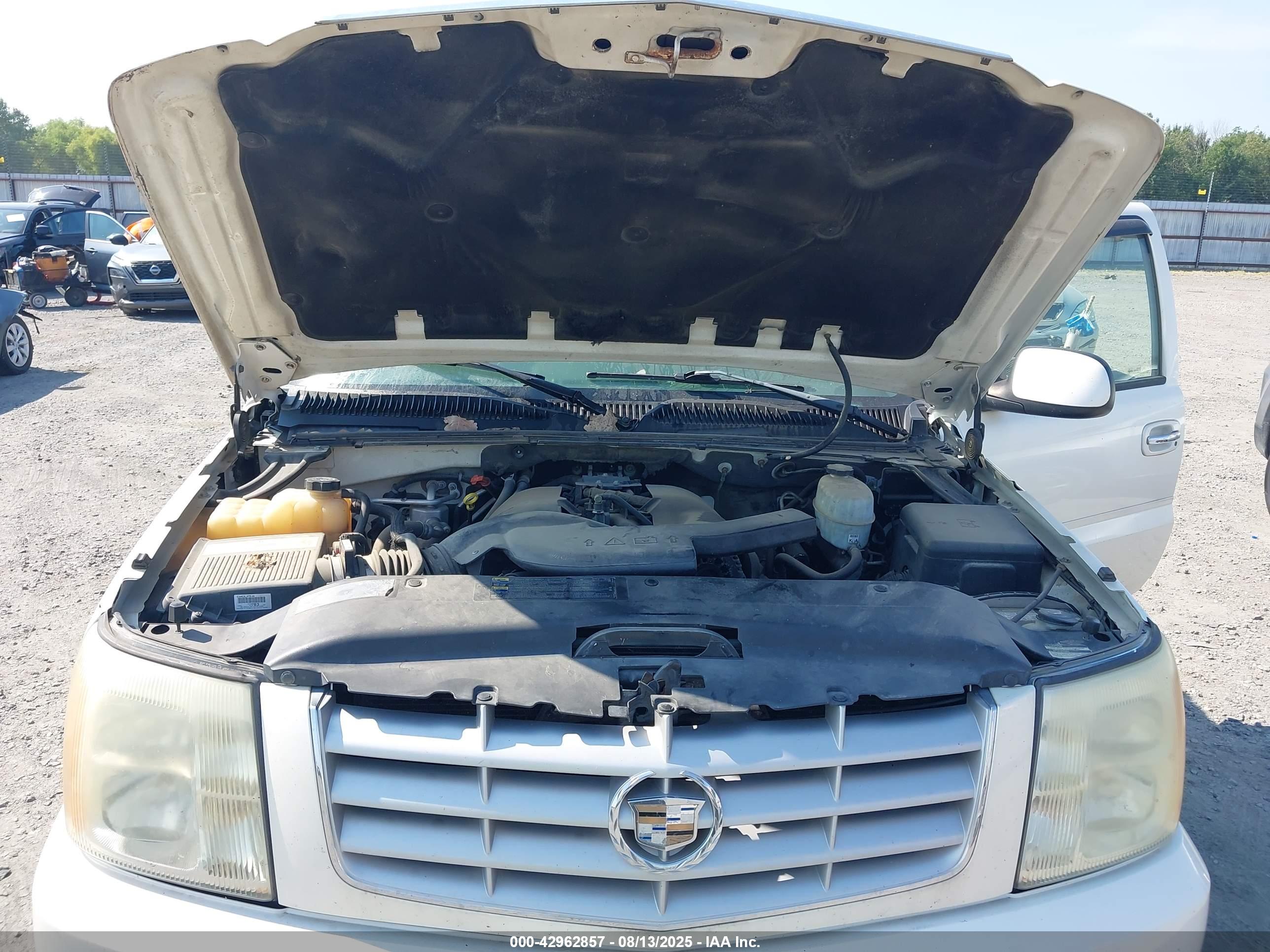 CADILLAC ESCALADE image 10