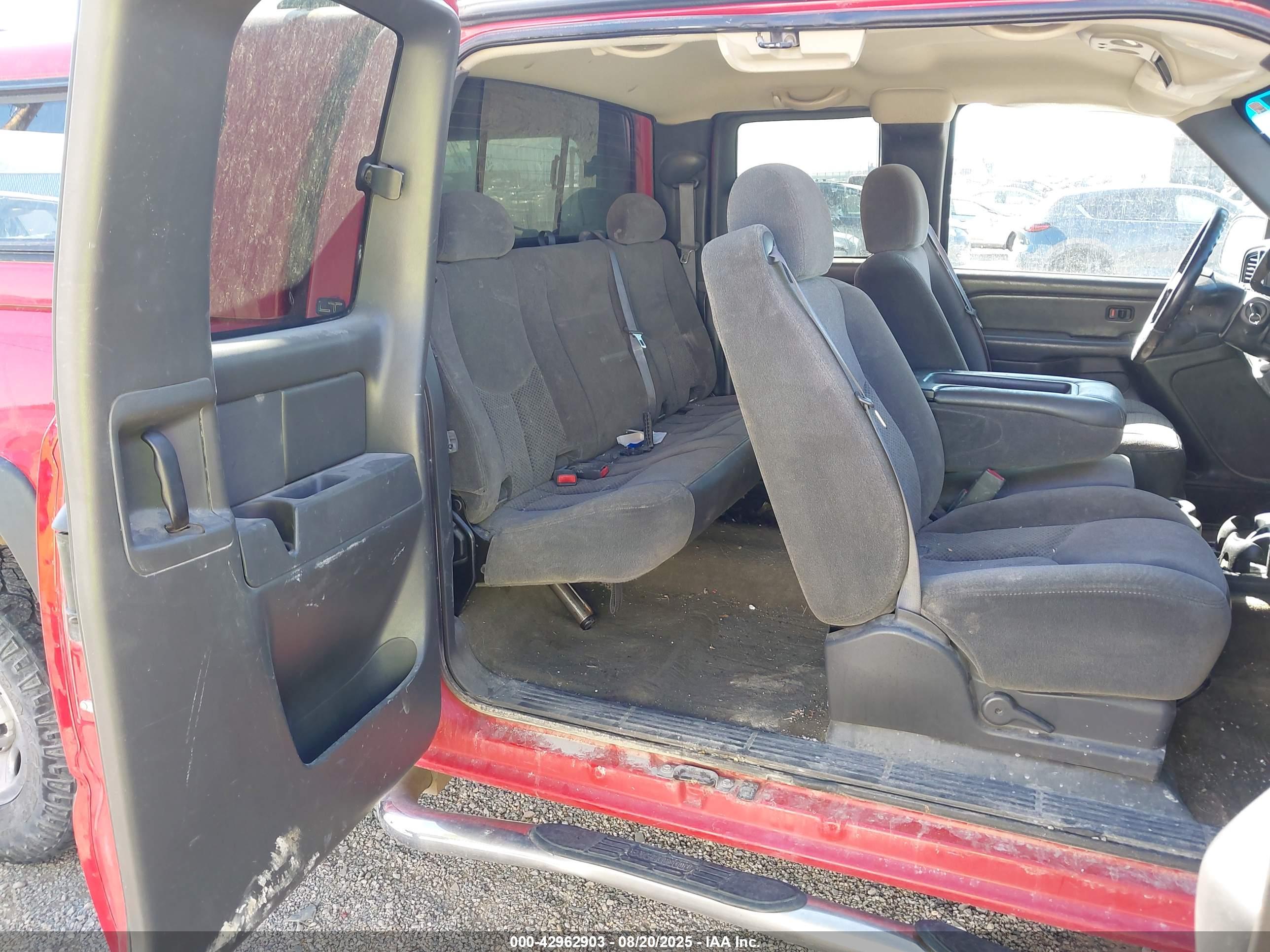 CHEVROLET SILVERADO image 8