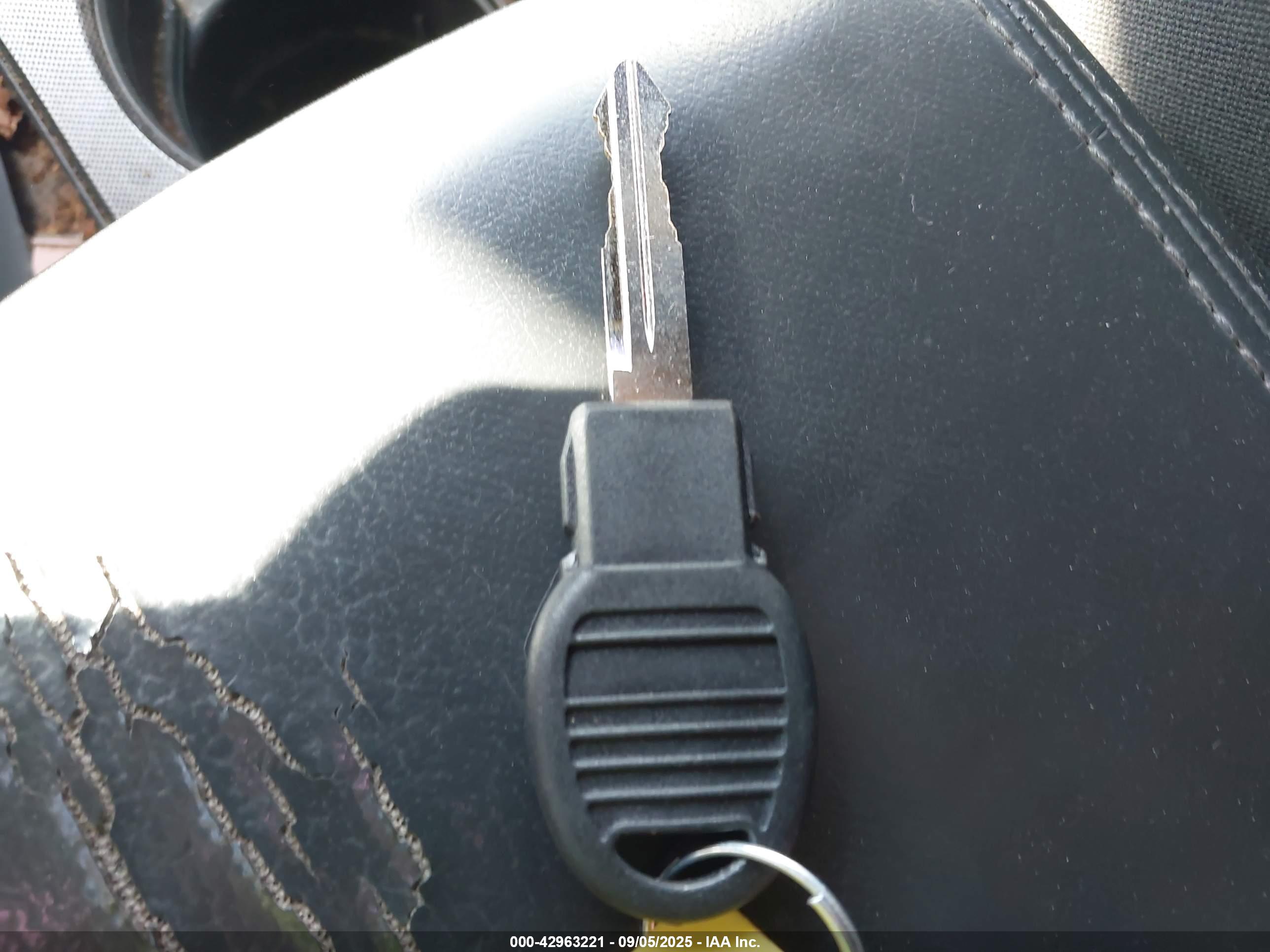 DODGE CHALLENGER image 11