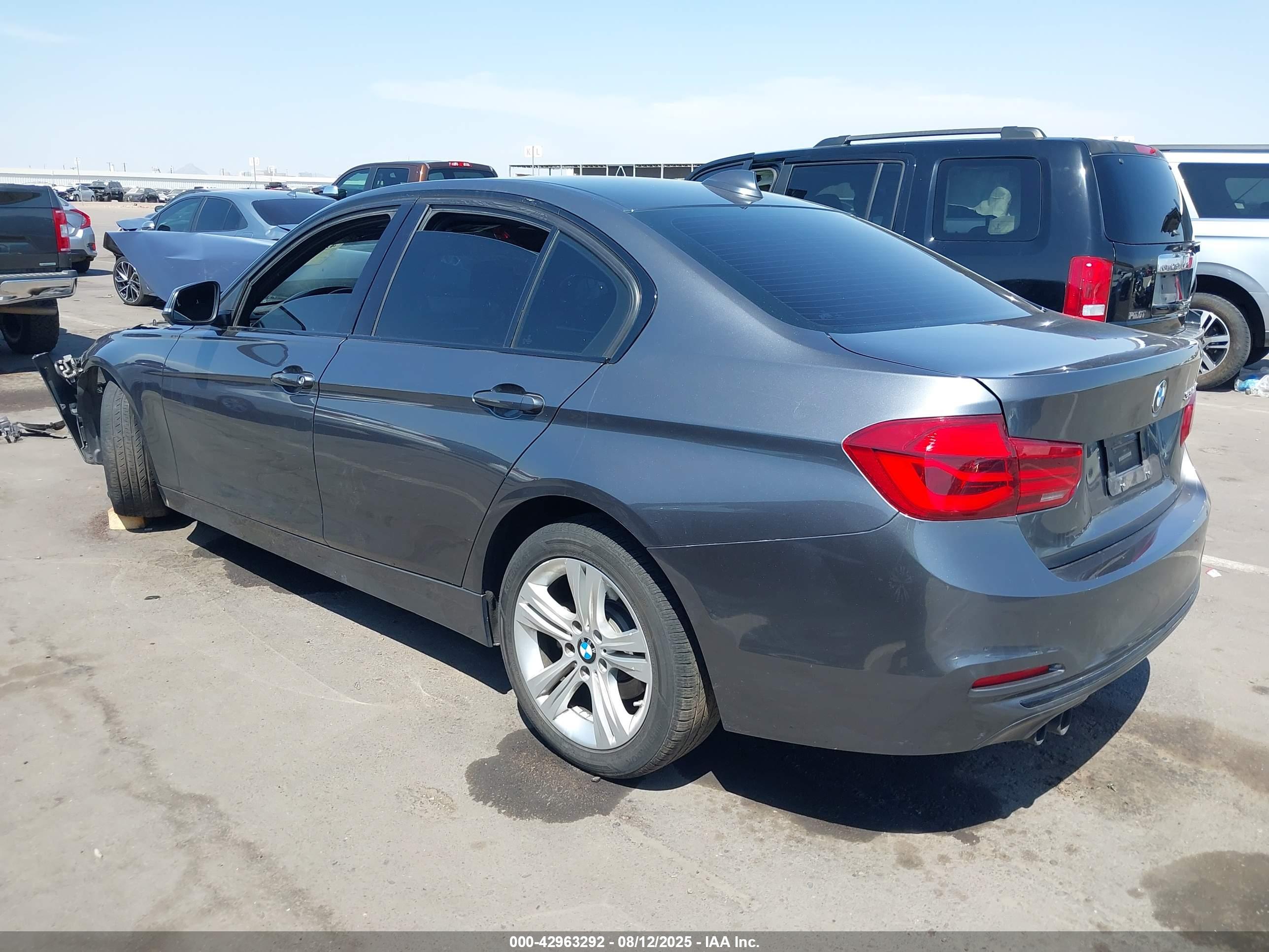 BMW 330I image 3