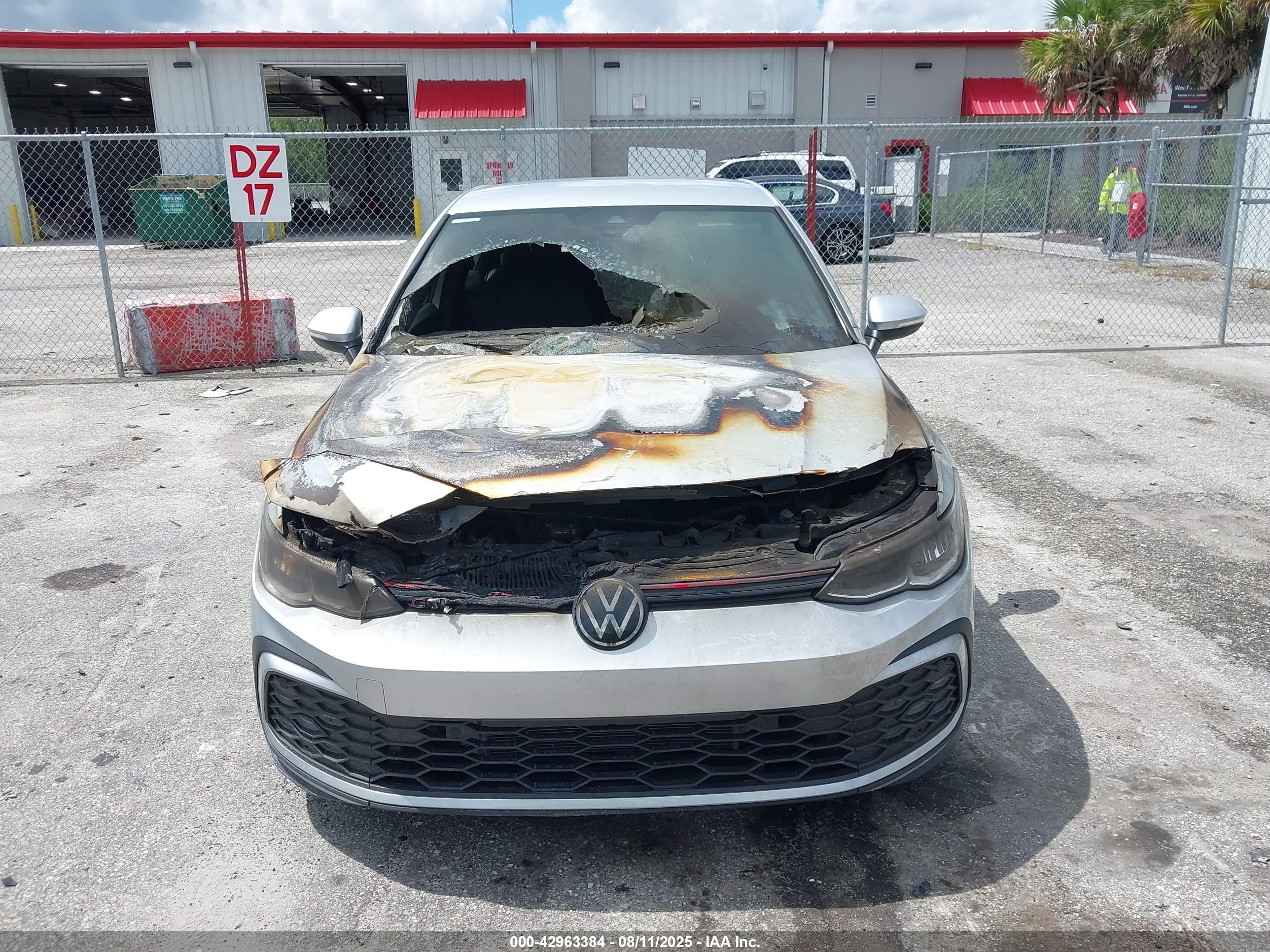 VOLKSWAGEN GOLF image 6