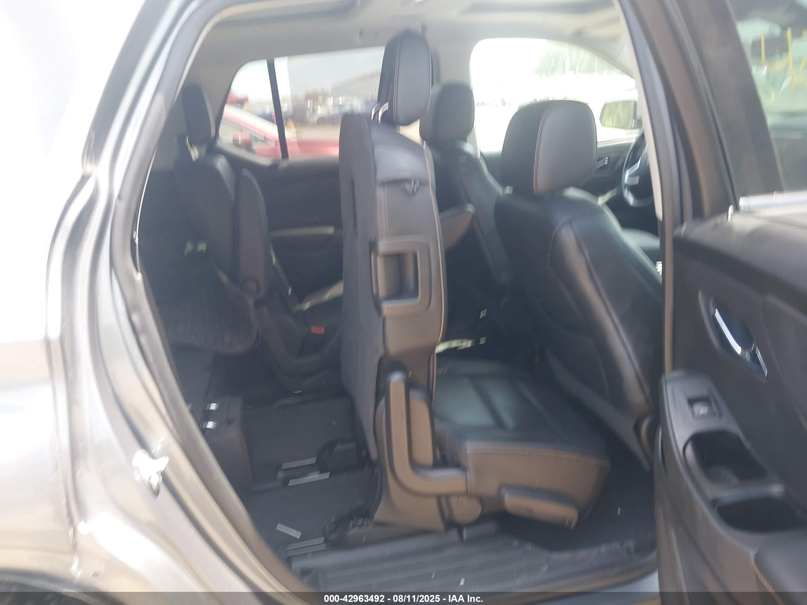 CHEVROLET TRAVERSE image 8