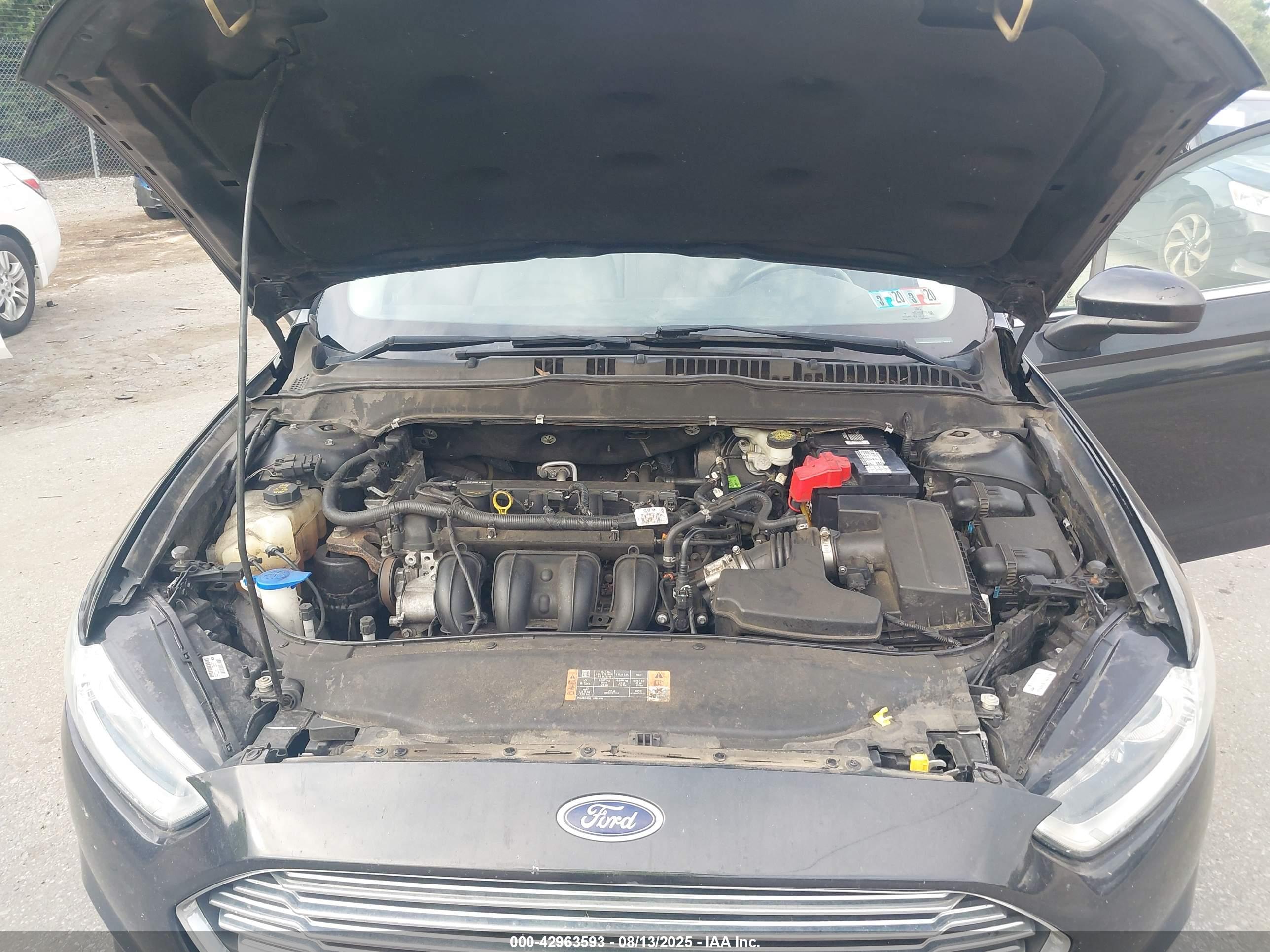 FORD FUSION image 10