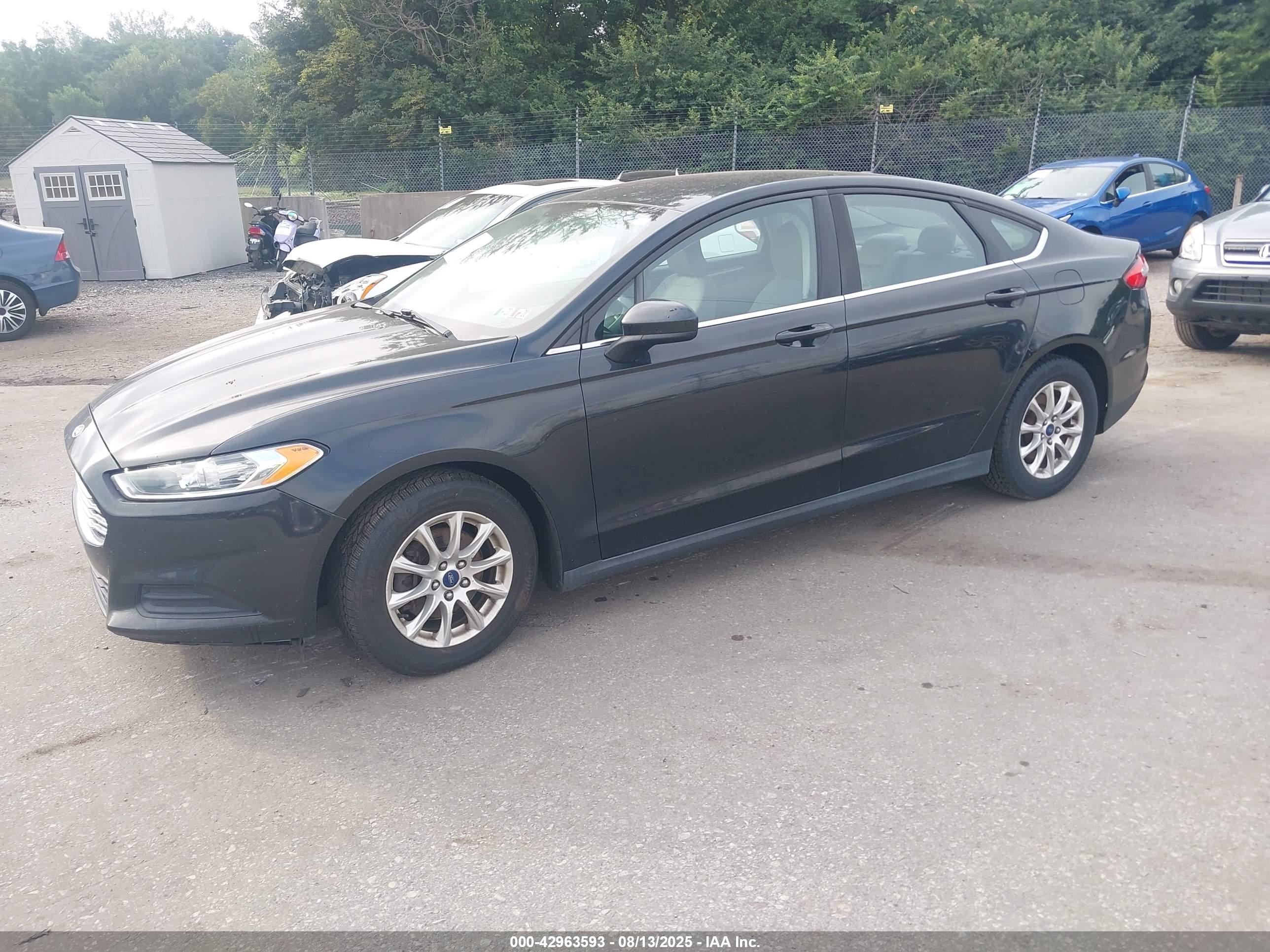 FORD FUSION image 2