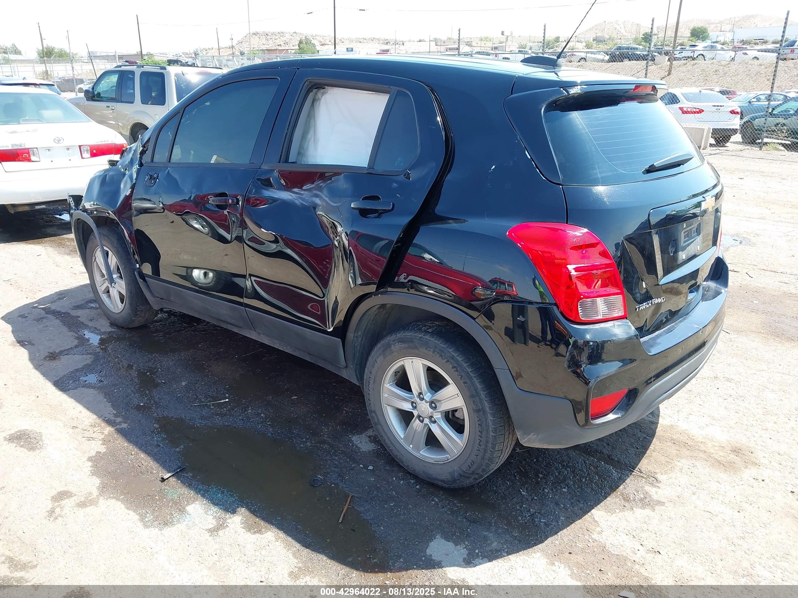 CHEVROLET TRAX image 3