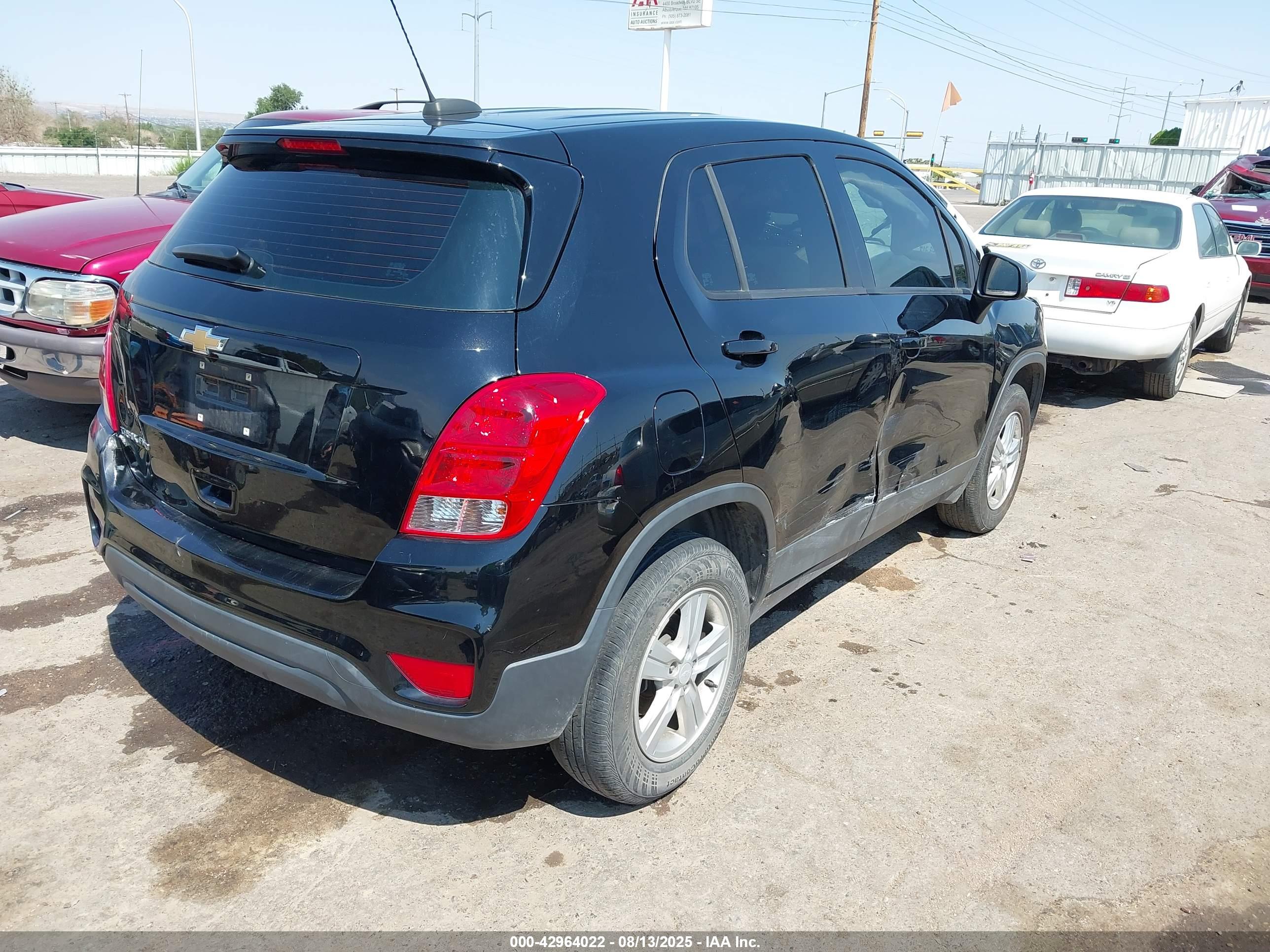CHEVROLET TRAX image 4