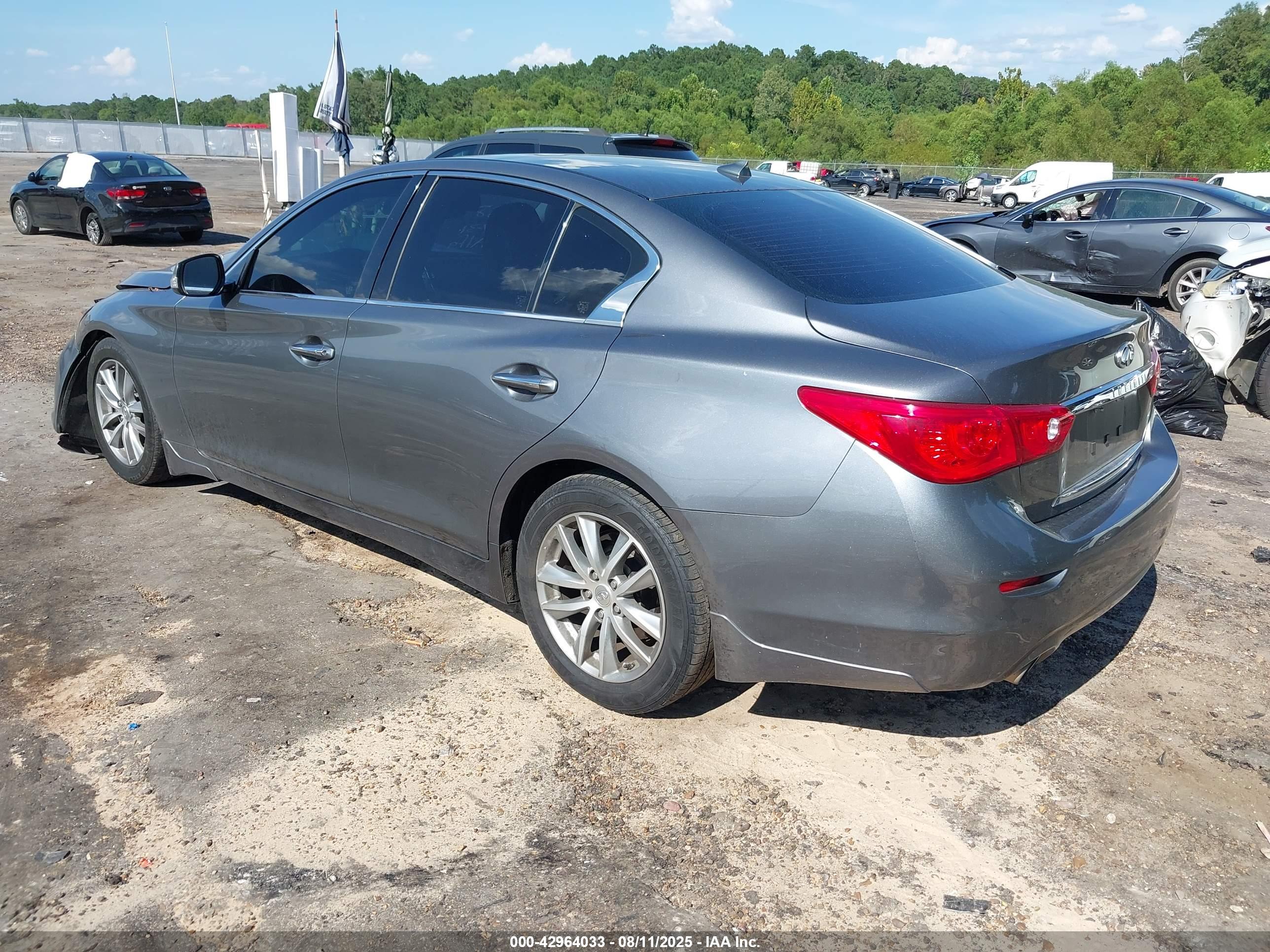 INFINITI Q50 image 3