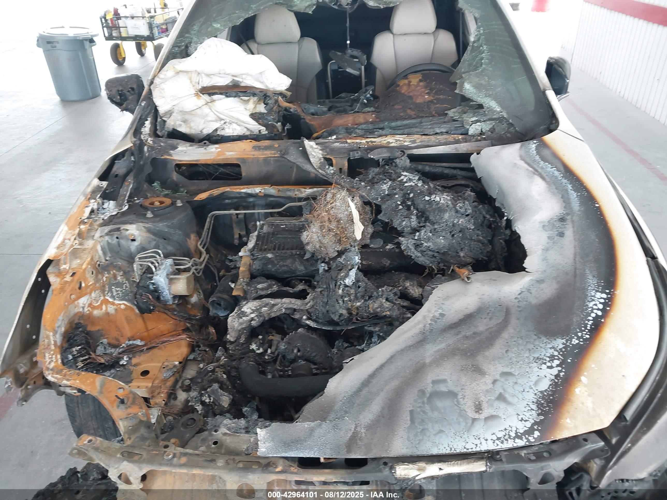SUBARU OUTBACK image 10