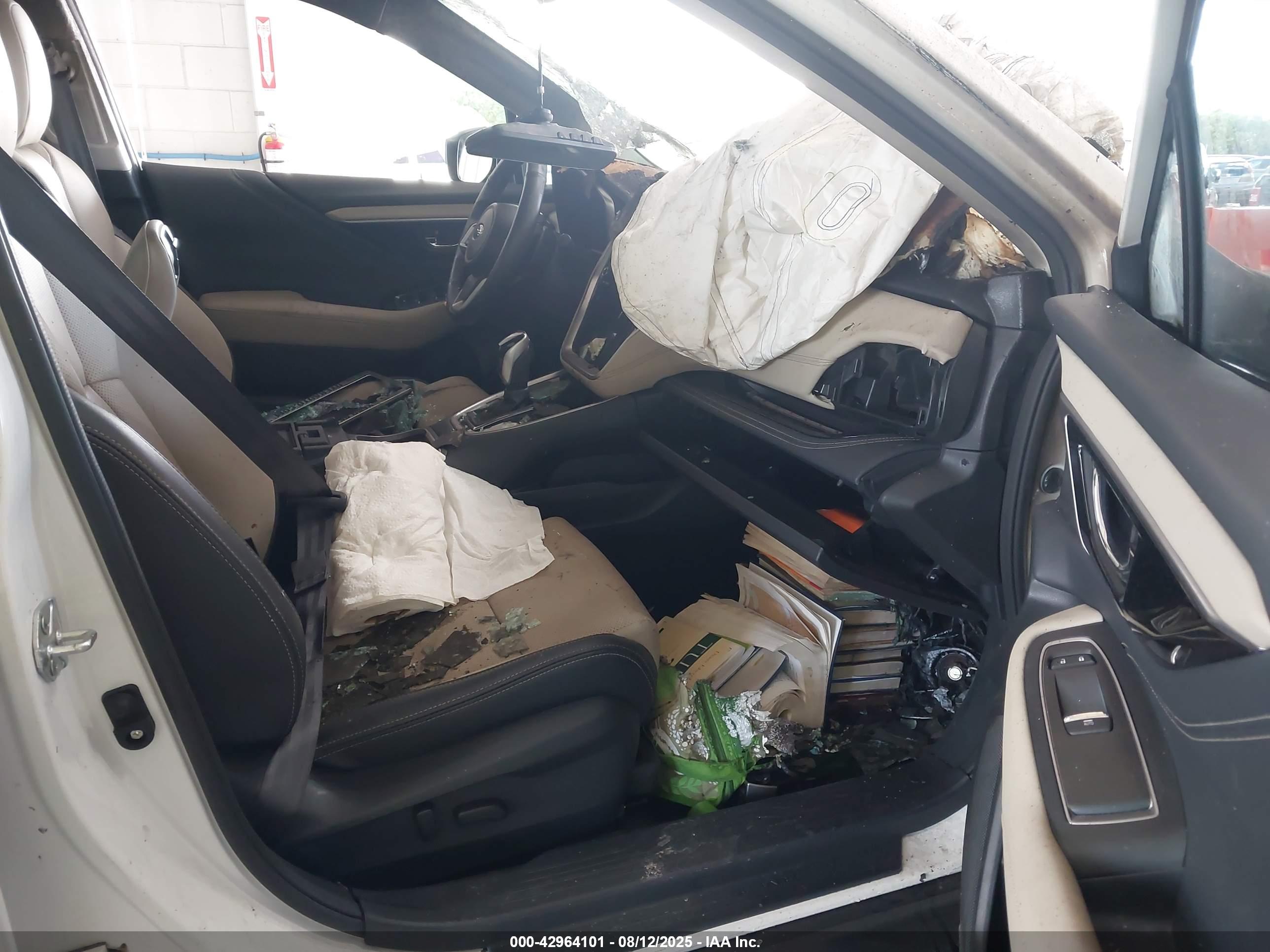 SUBARU OUTBACK image 5