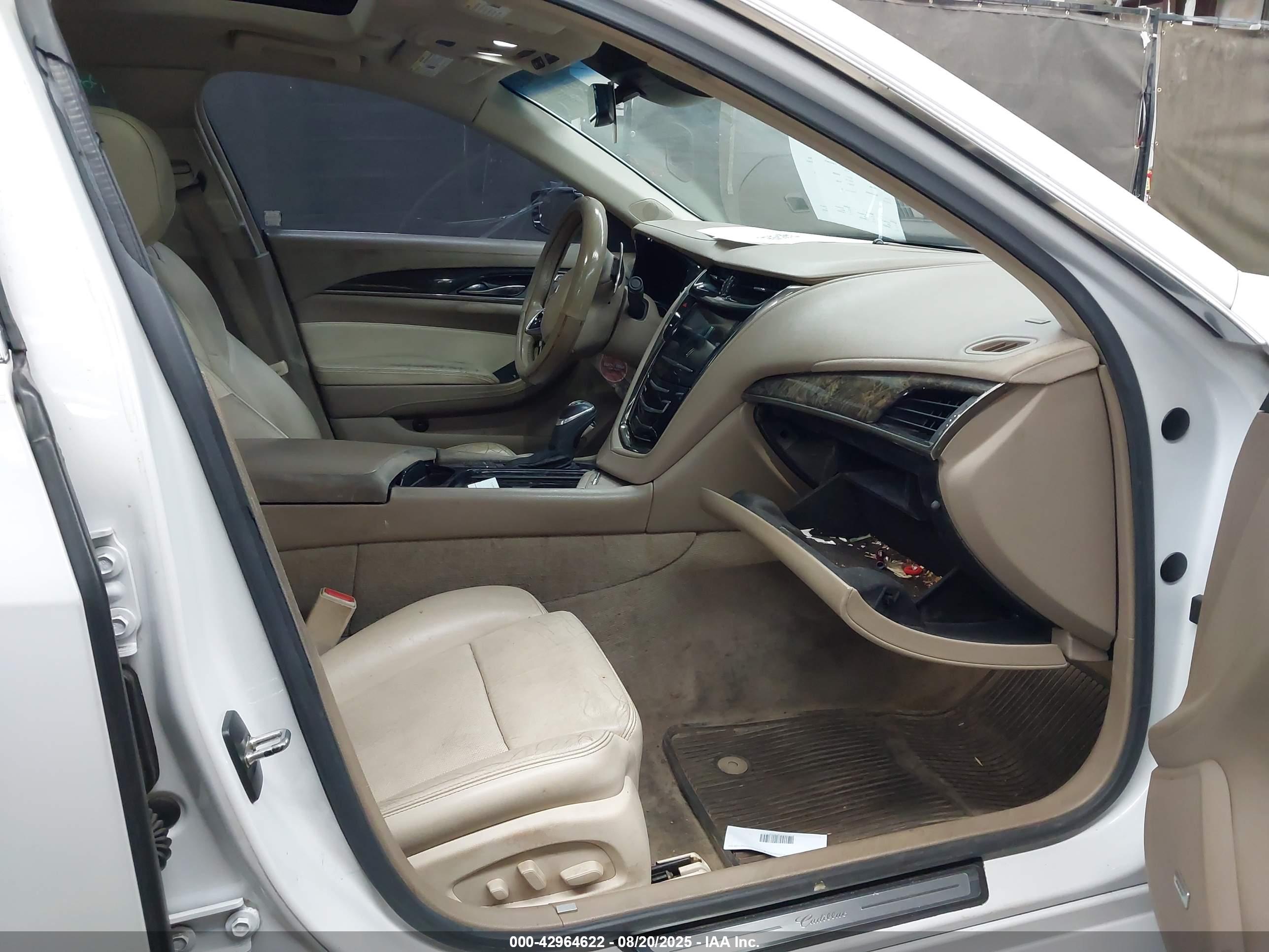 CADILLAC CTS image 5