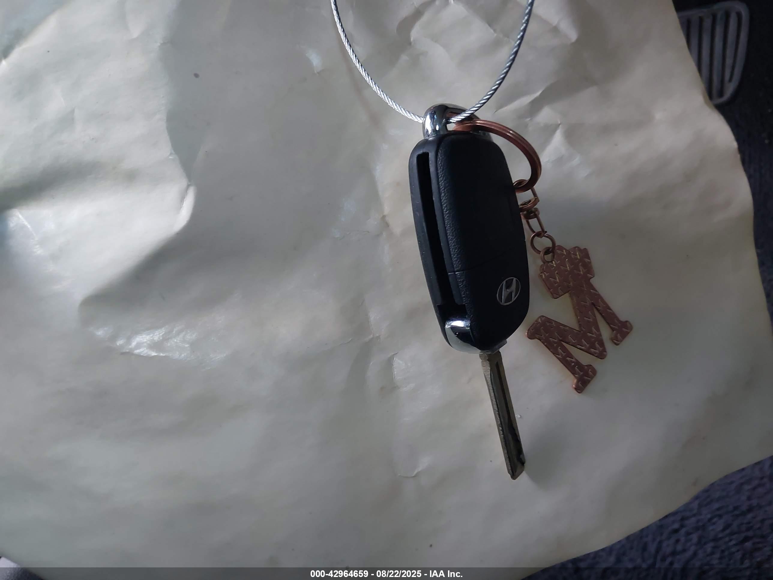 HYUNDAI TUCSON image 11