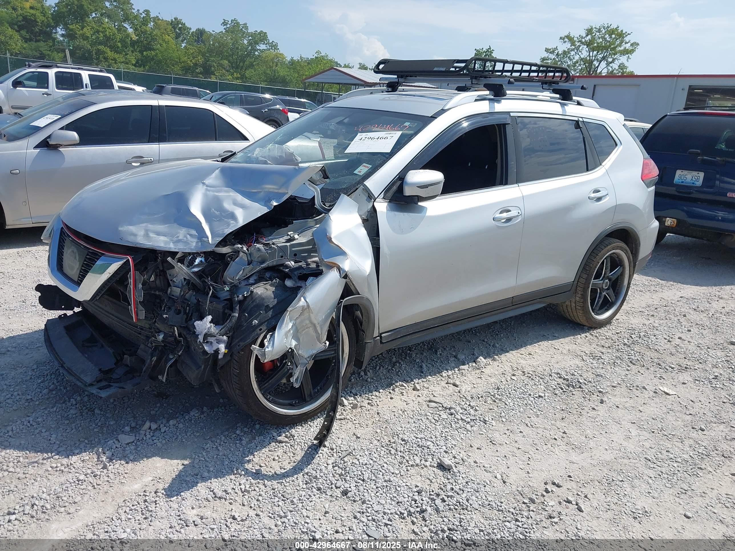 NISSAN ROGUE image 2