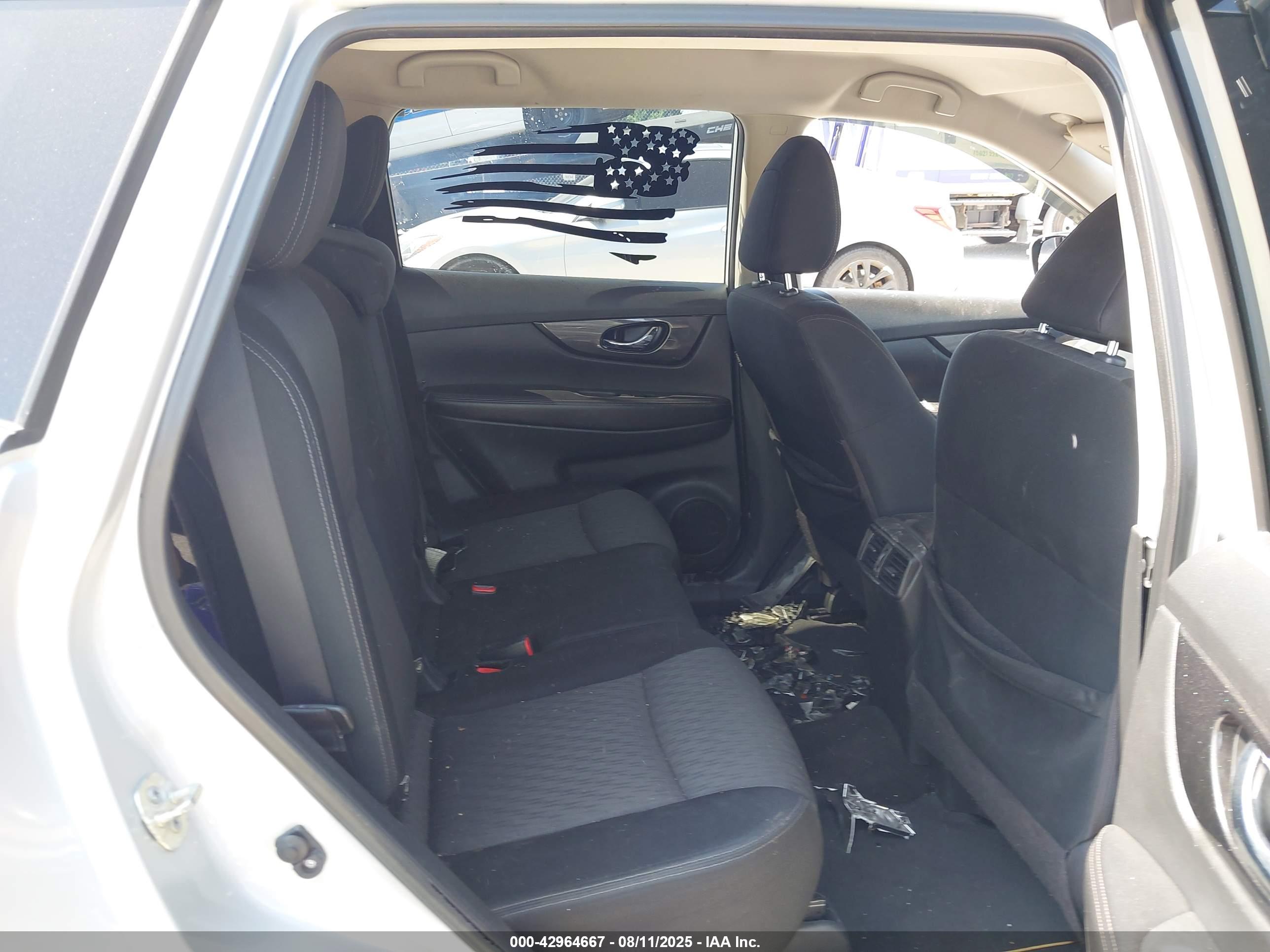 NISSAN ROGUE image 8