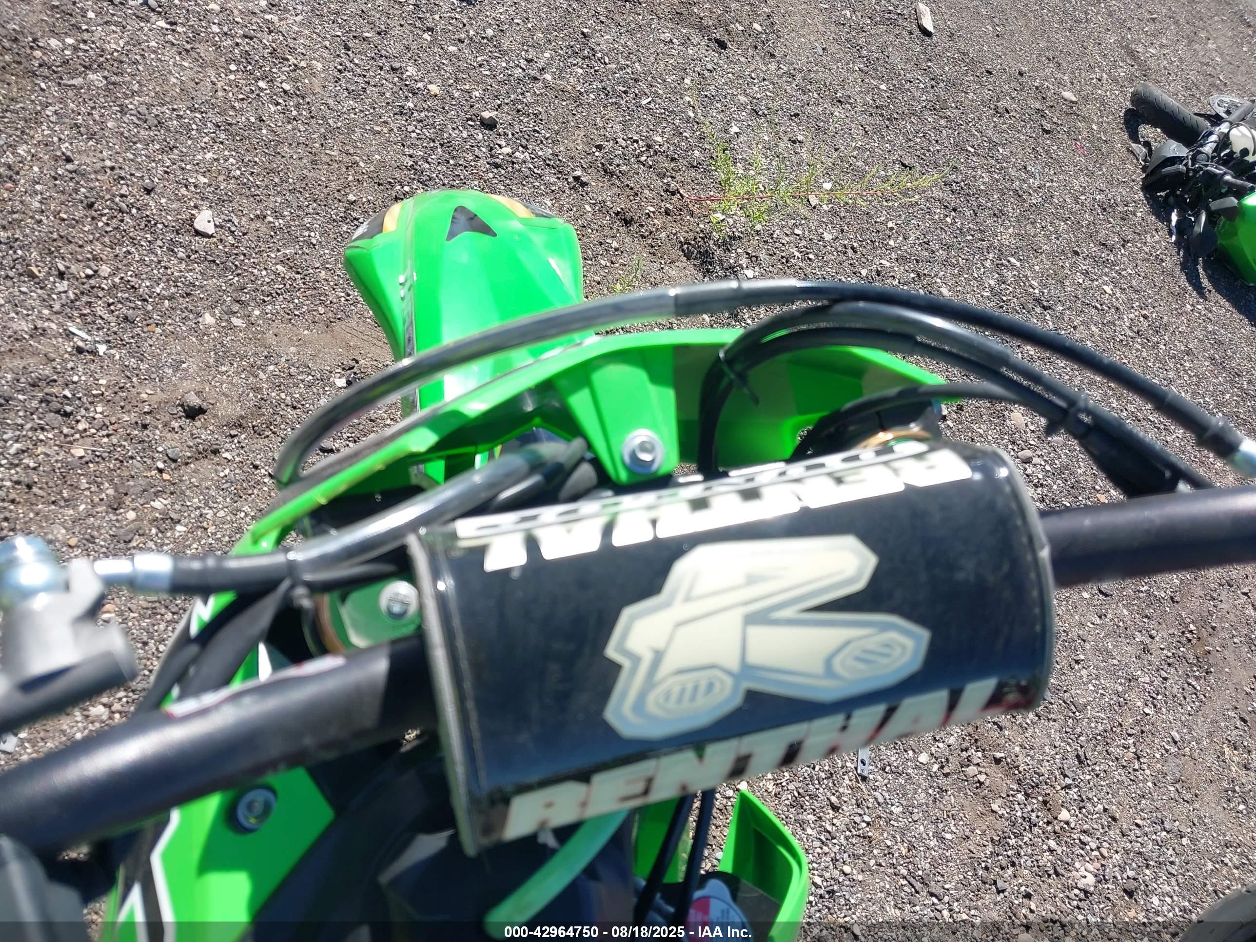 KAWASAKI KX252 image 7