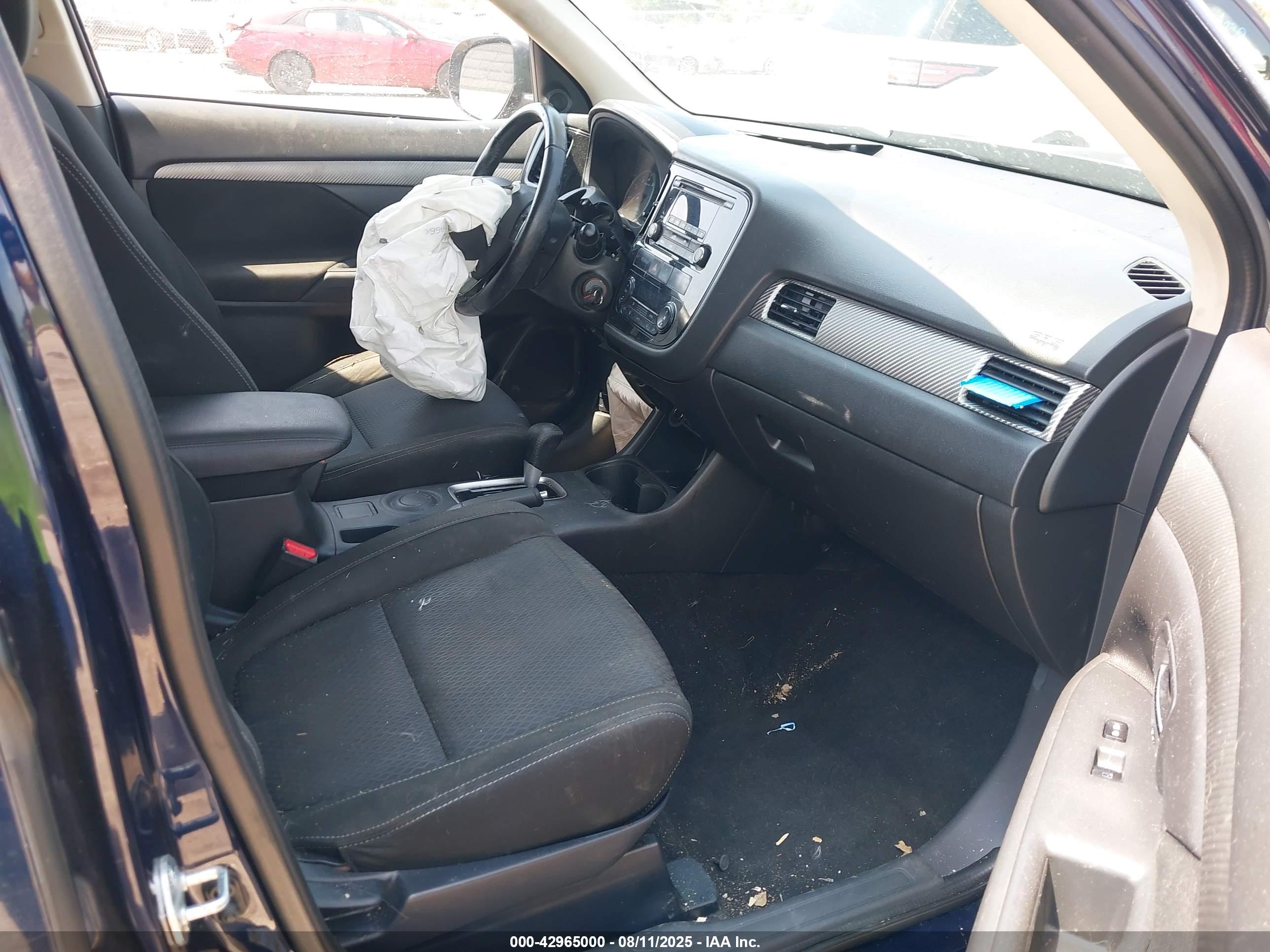 MITSUBISHI OUTLANDER image 5