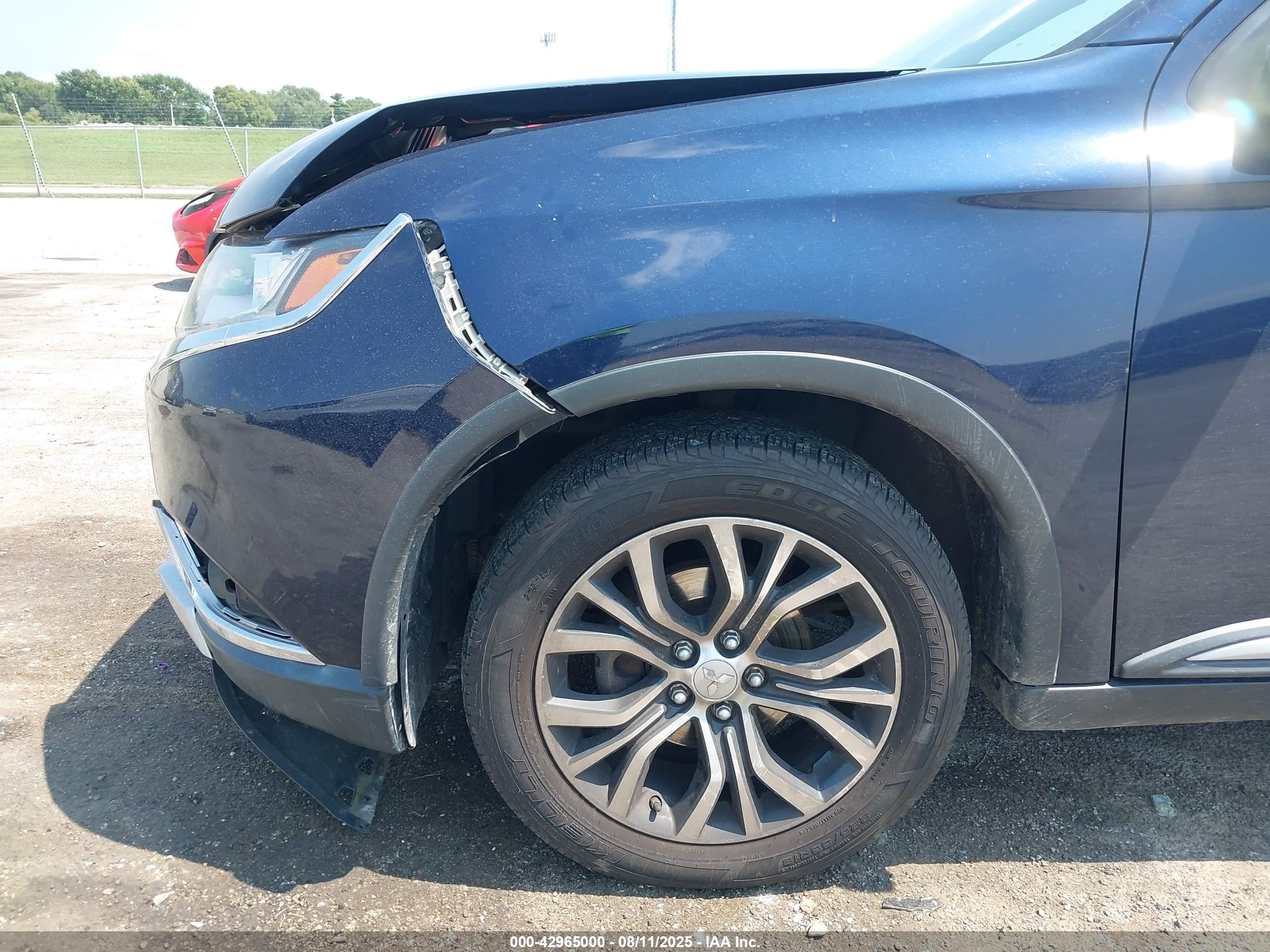 MITSUBISHI OUTLANDER image 6