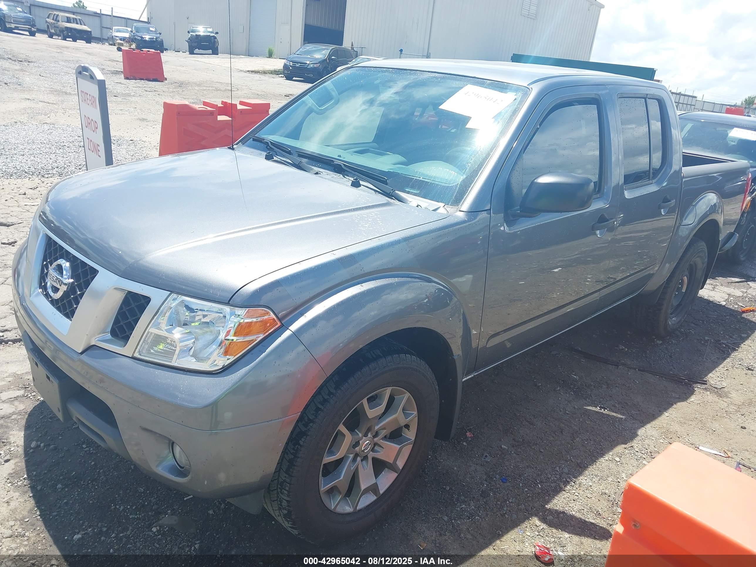 NISSAN FRONTIER image 2