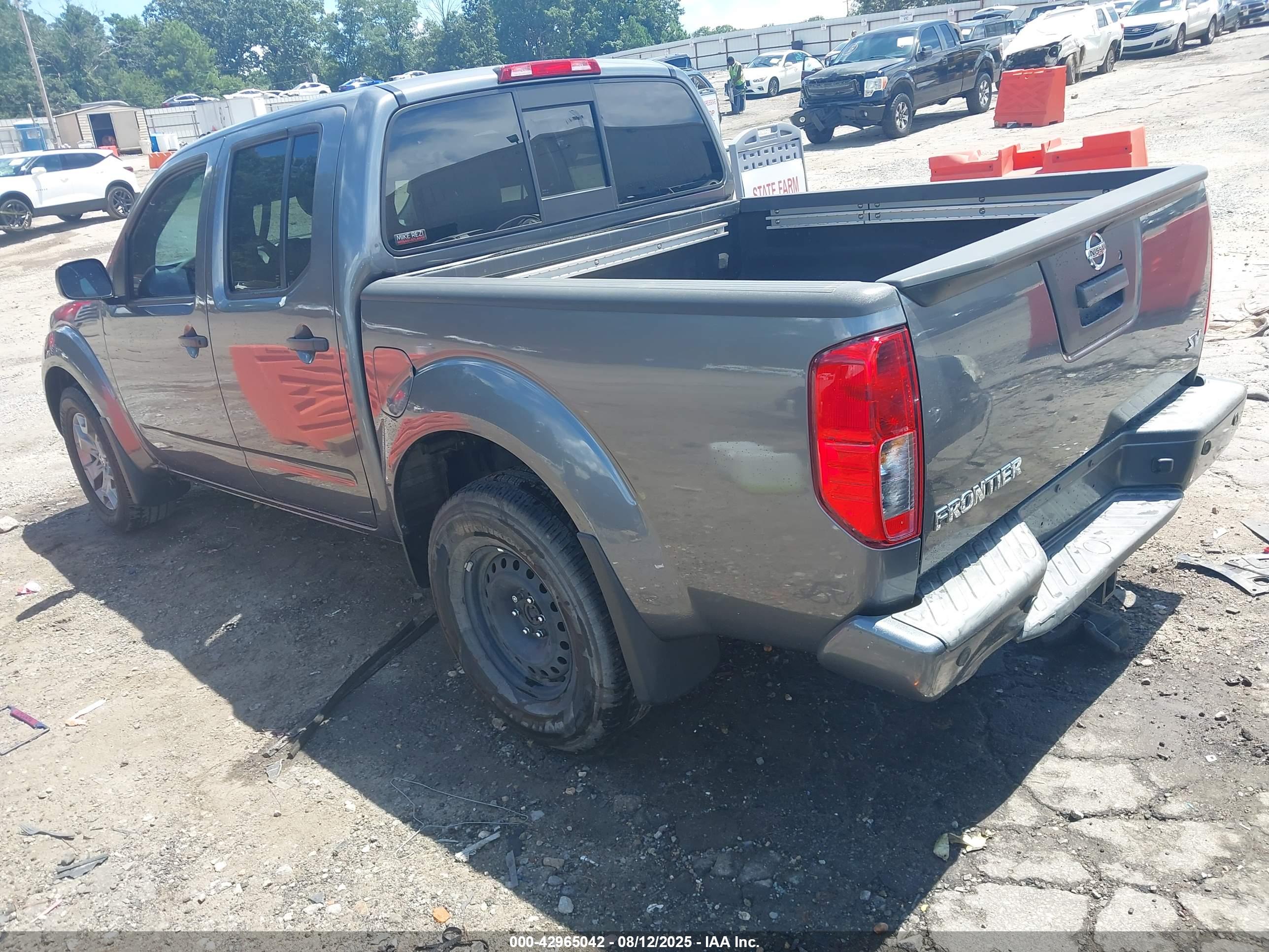 NISSAN FRONTIER image 3