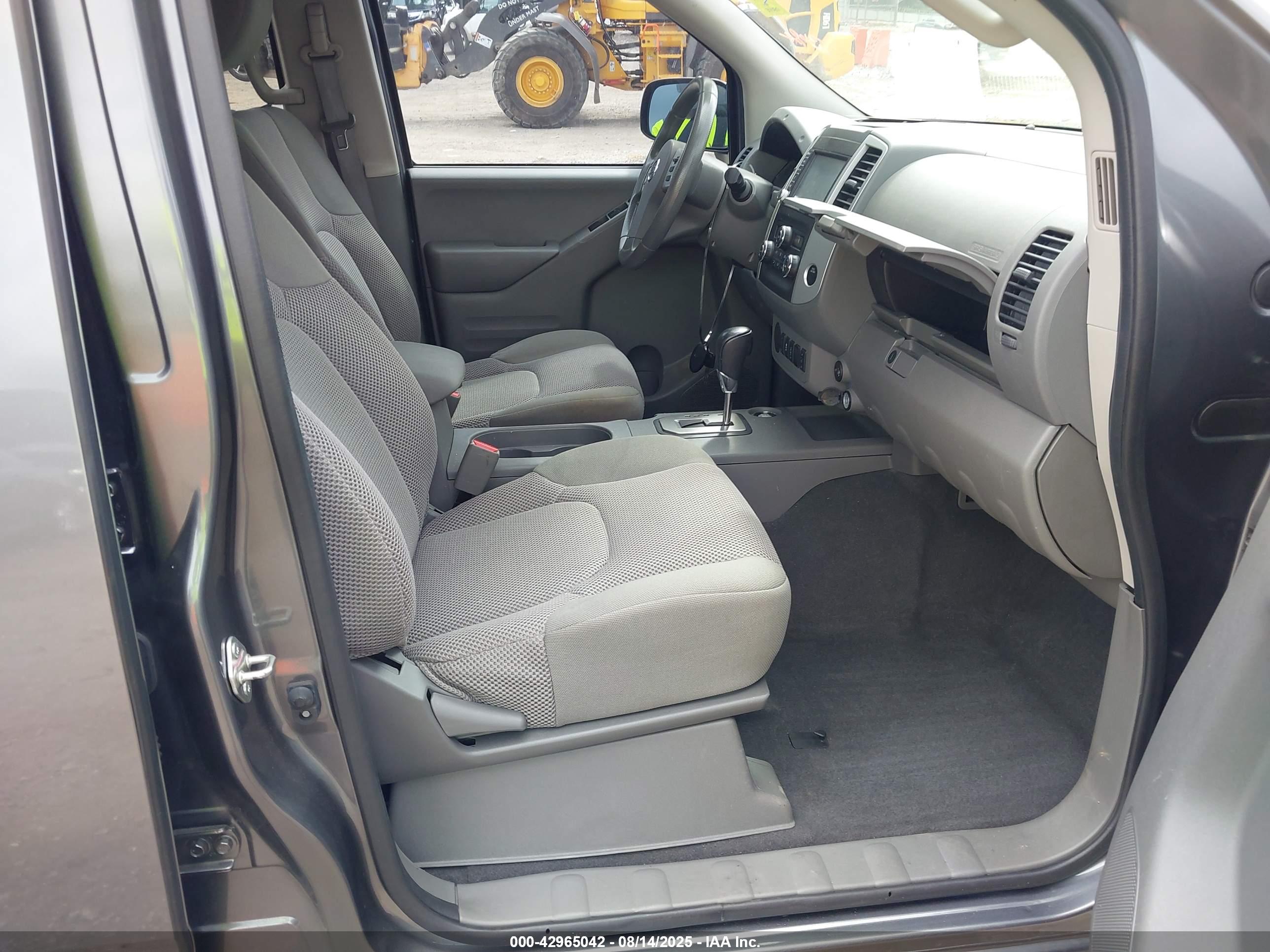 NISSAN FRONTIER image 5