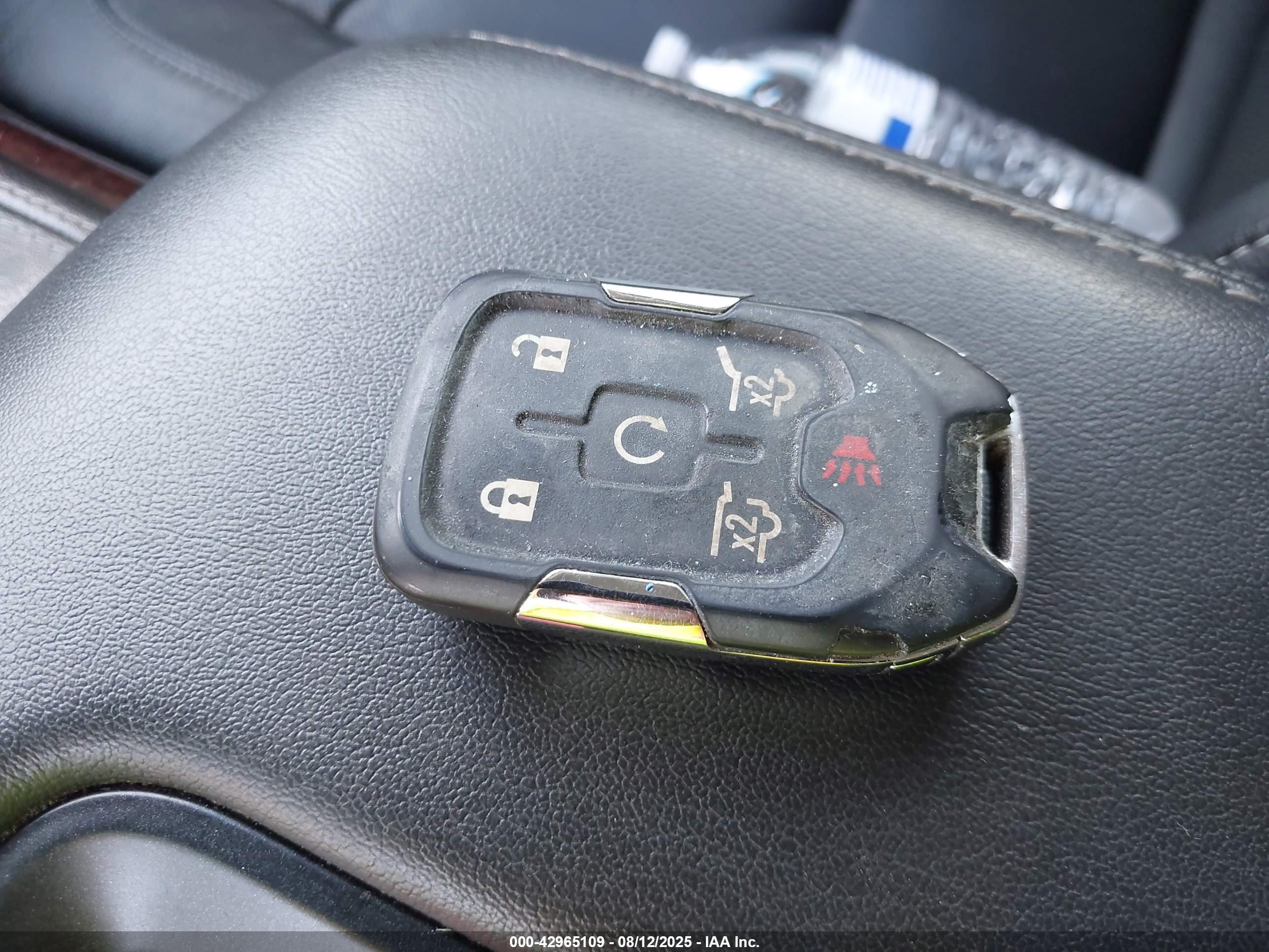 GMC YUKON image 11