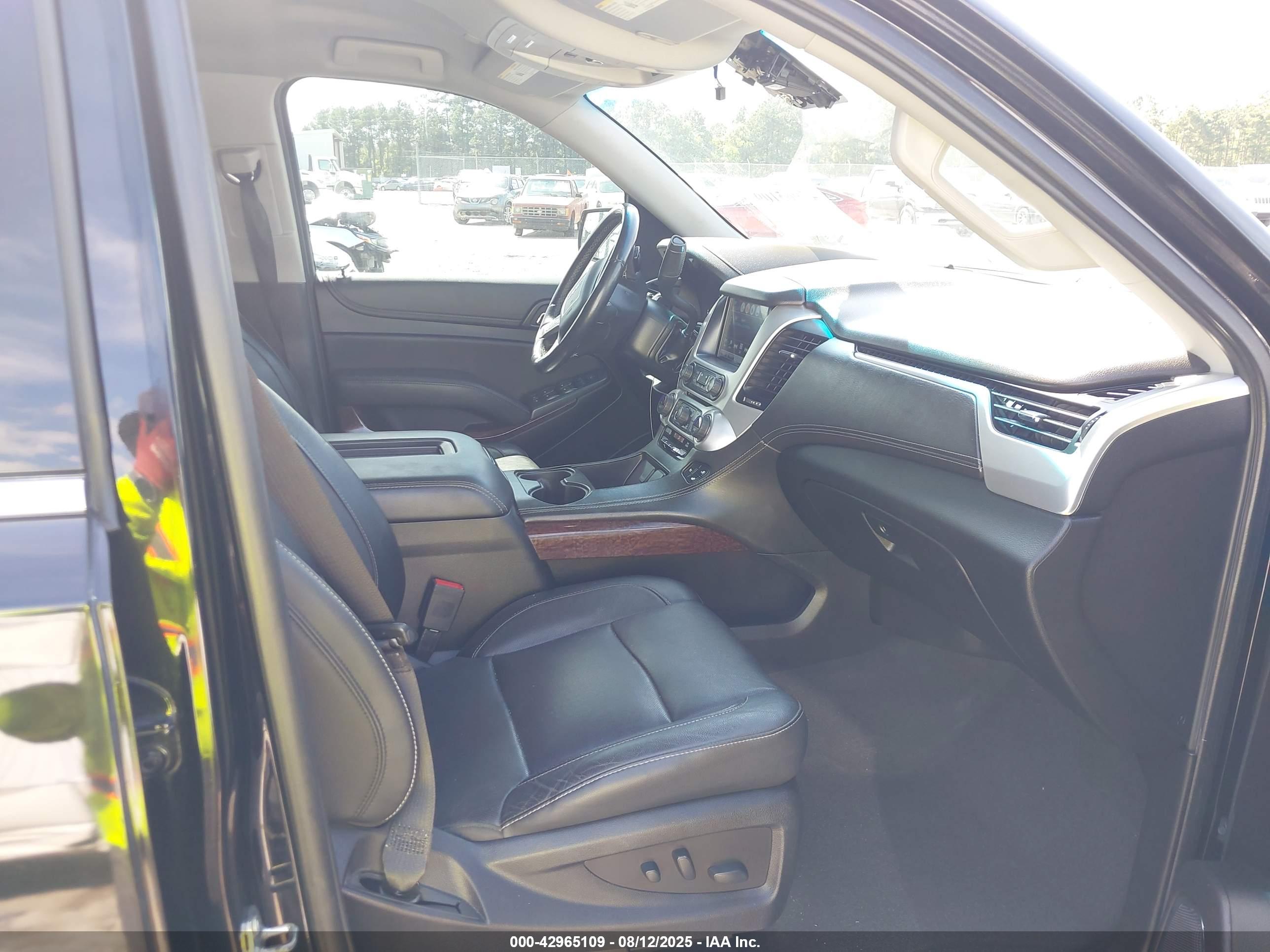 GMC YUKON image 5