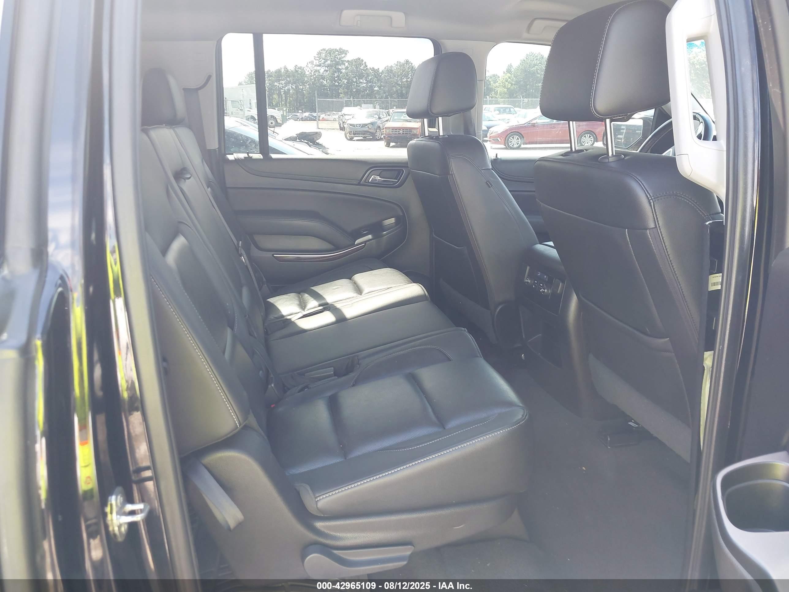 GMC YUKON image 8