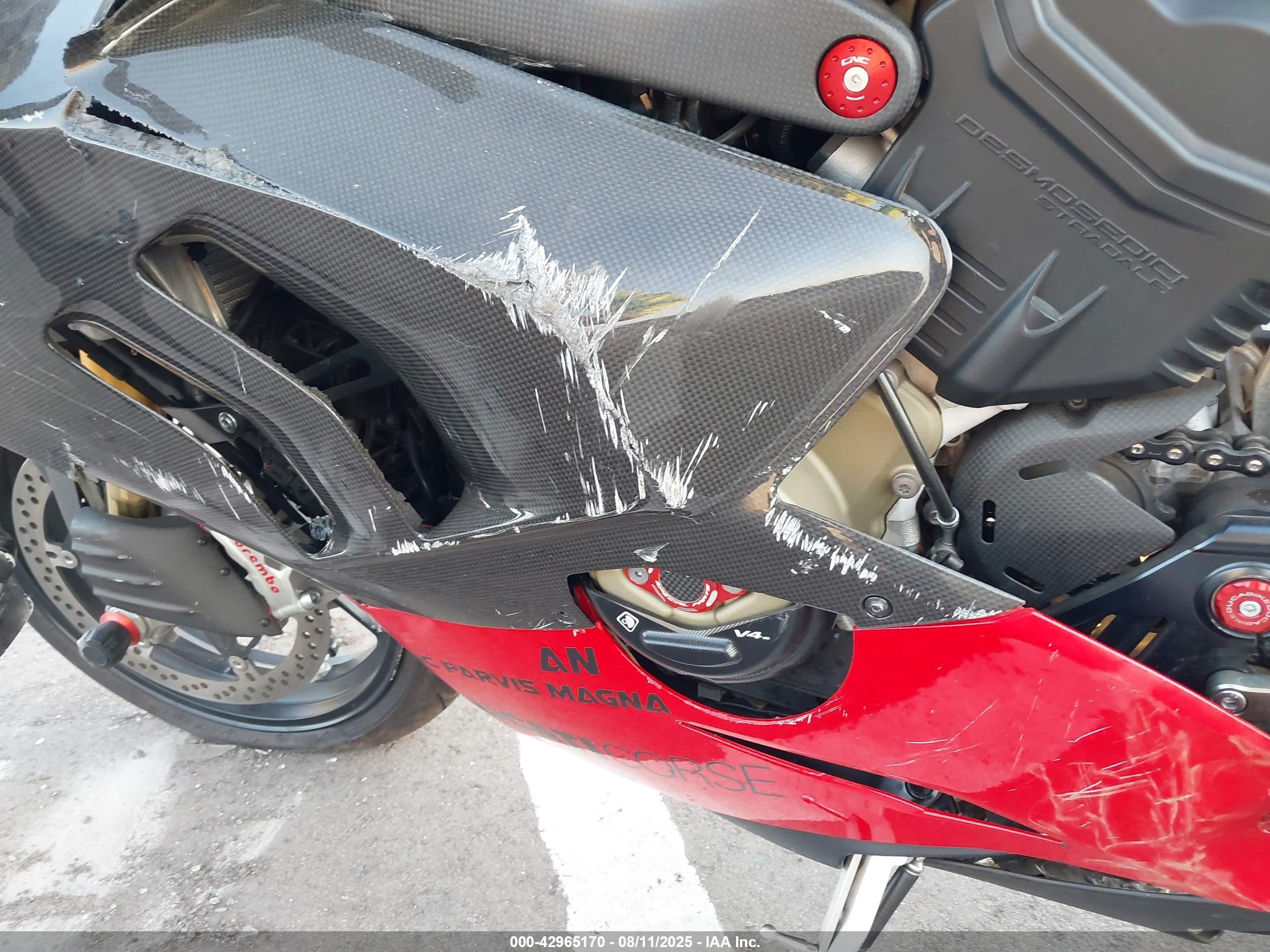DUCATI PANIGALE image 9