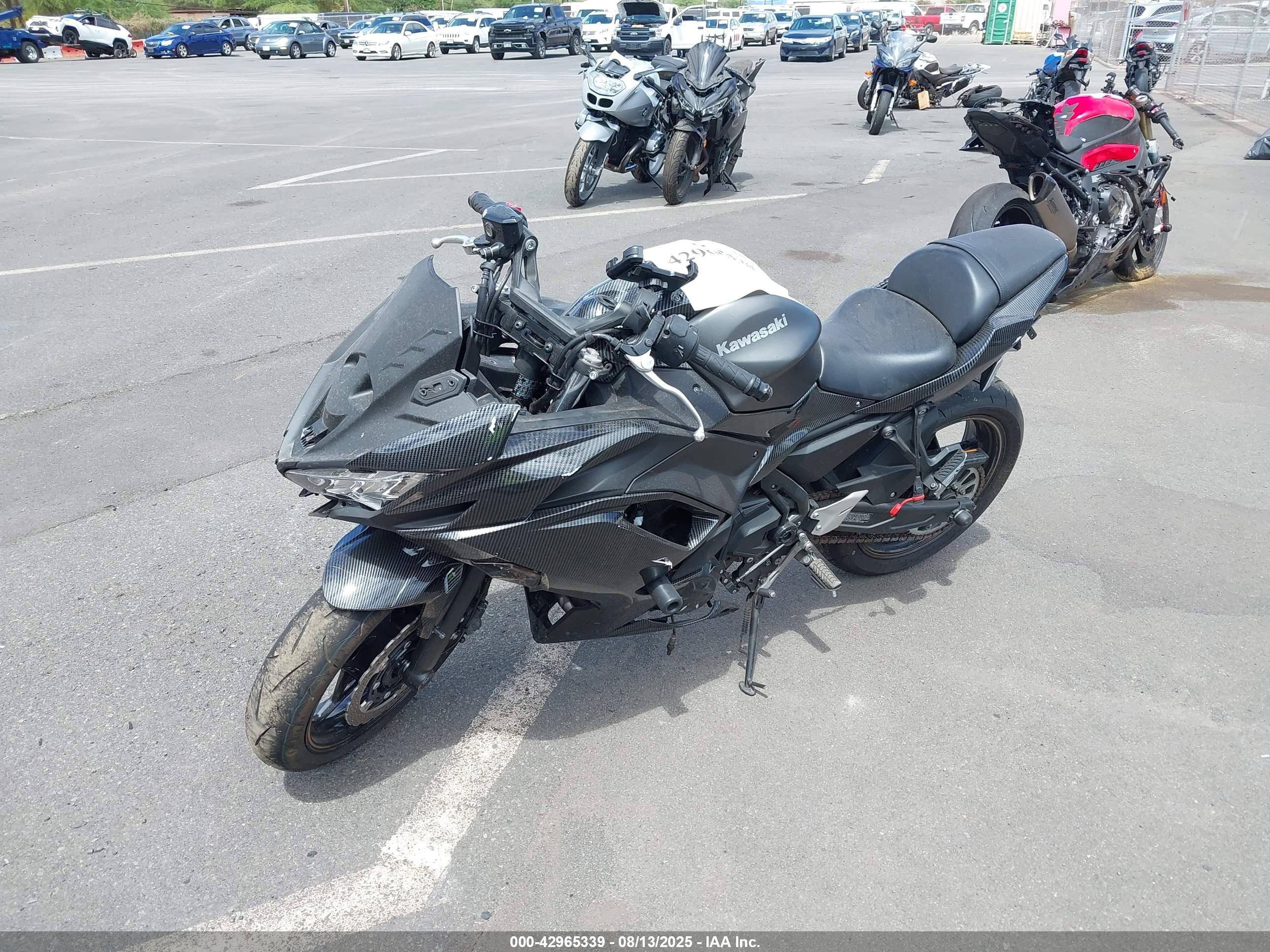 KAWASAKI EX650 image 2