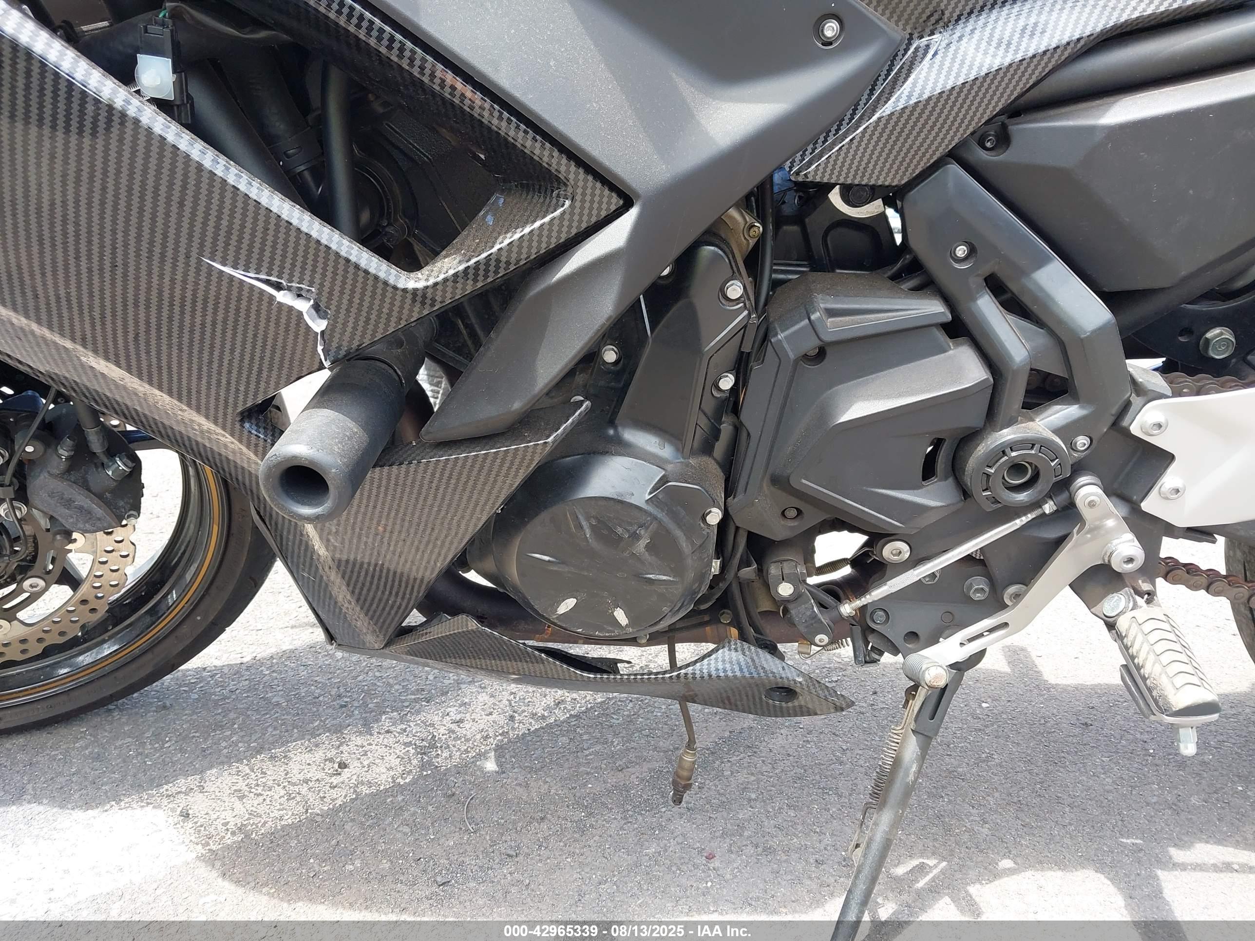 KAWASAKI EX650 image 9